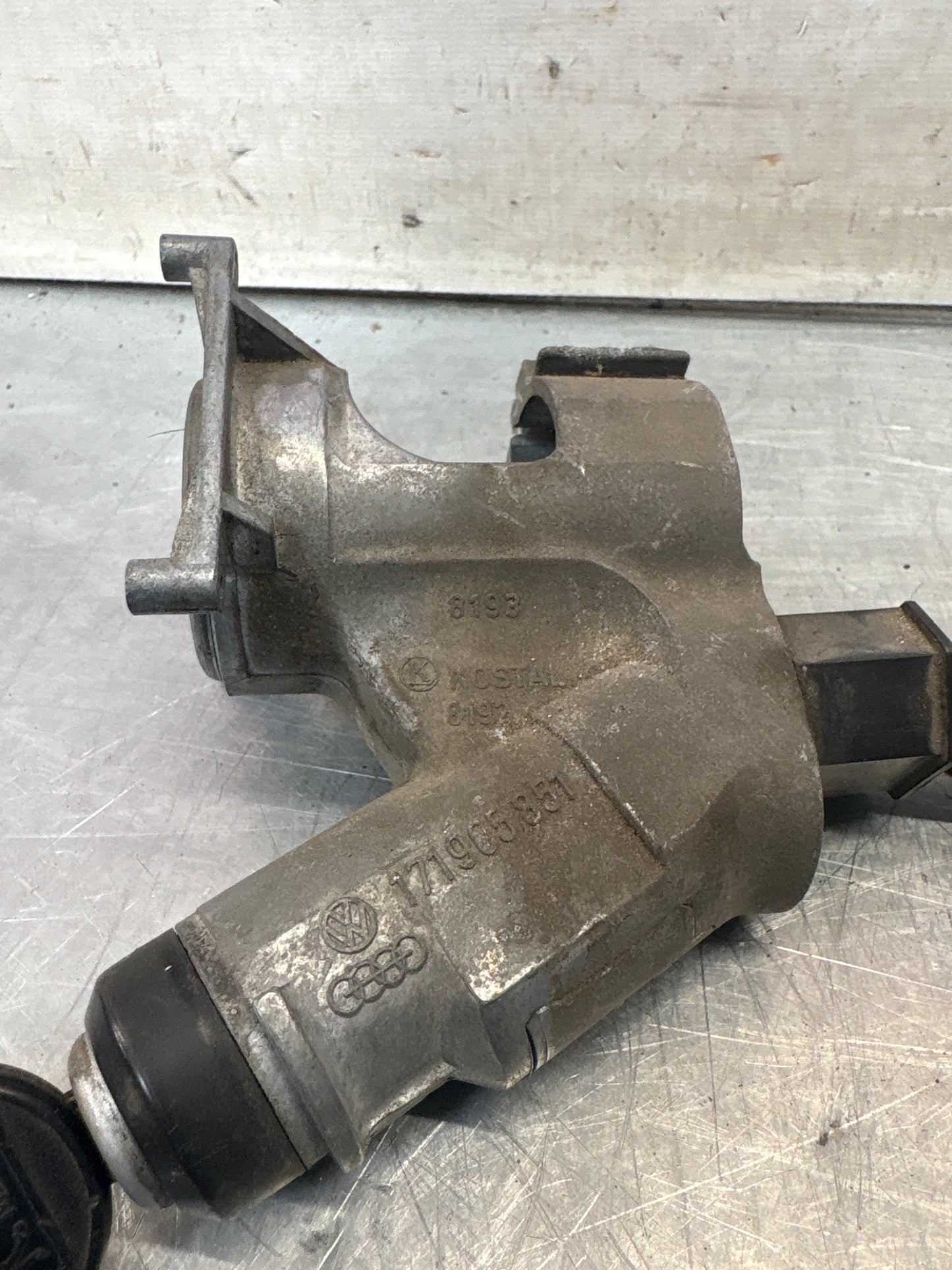 Porsche 924 / 944 ignition barrel. 171905851 used