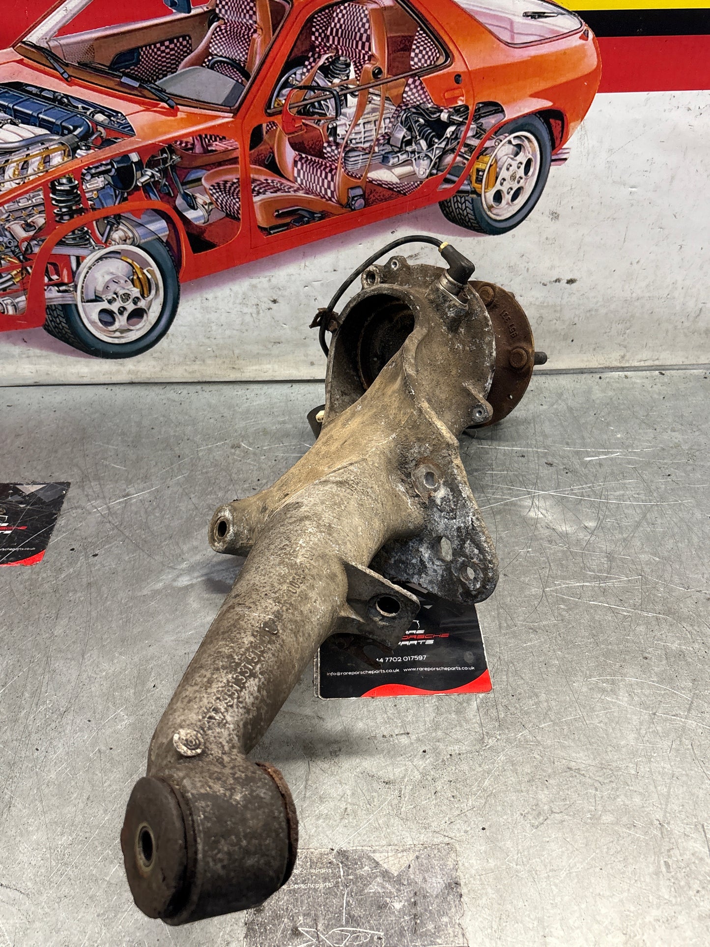 Porsche 944 alloy rear left trailing arm, used 95133151305 / 9513315134R used, with hubs