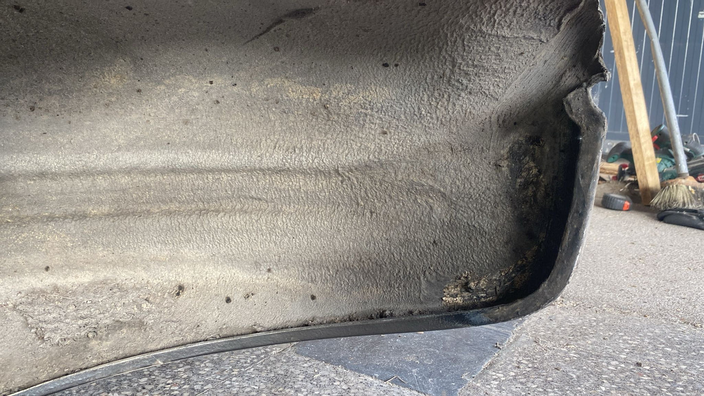 Porsche 944 Right side cut, rear fender with sill 94450390403, 94450361200