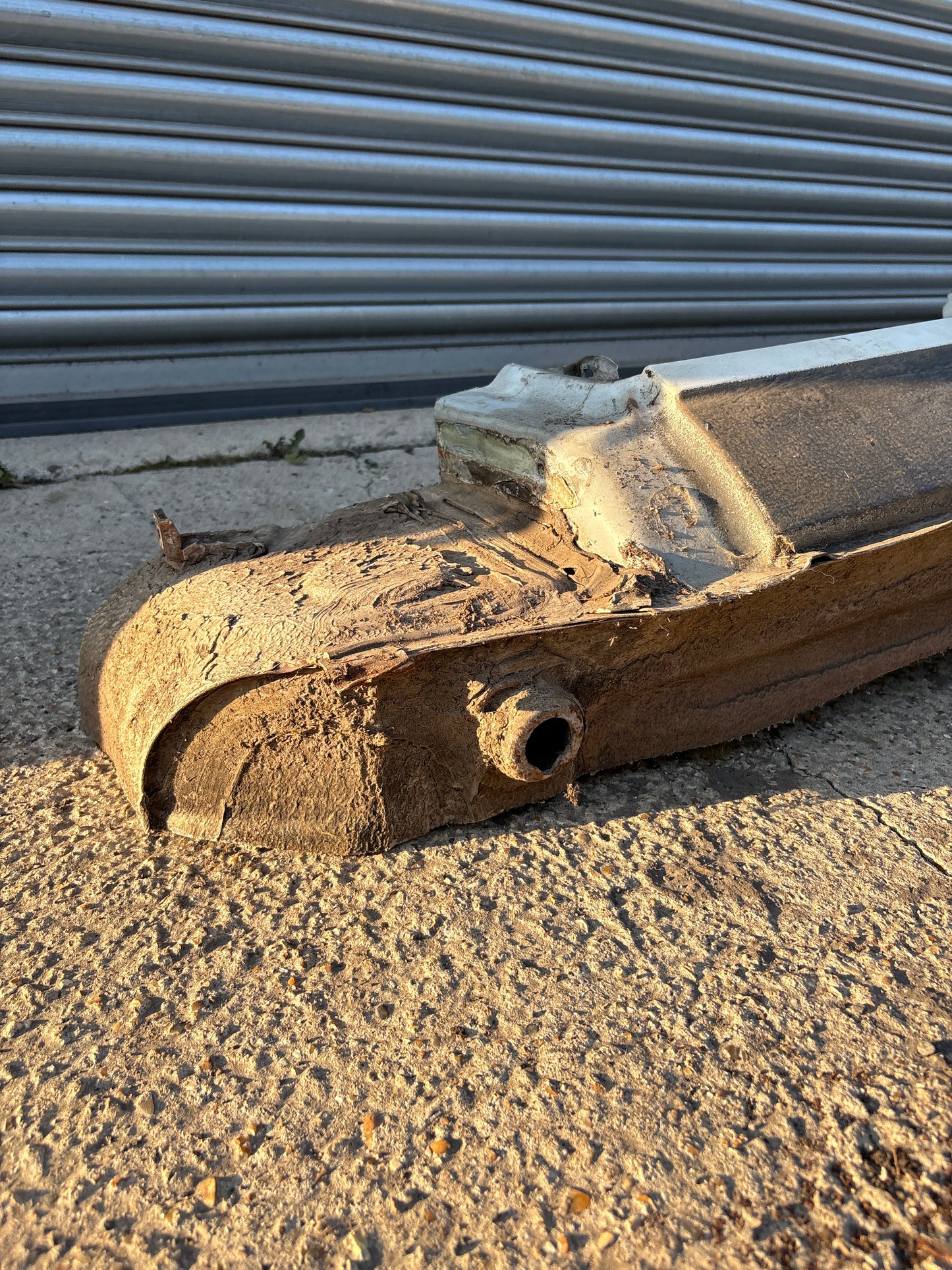 Porsche 924 left side cut, rear fender with sill