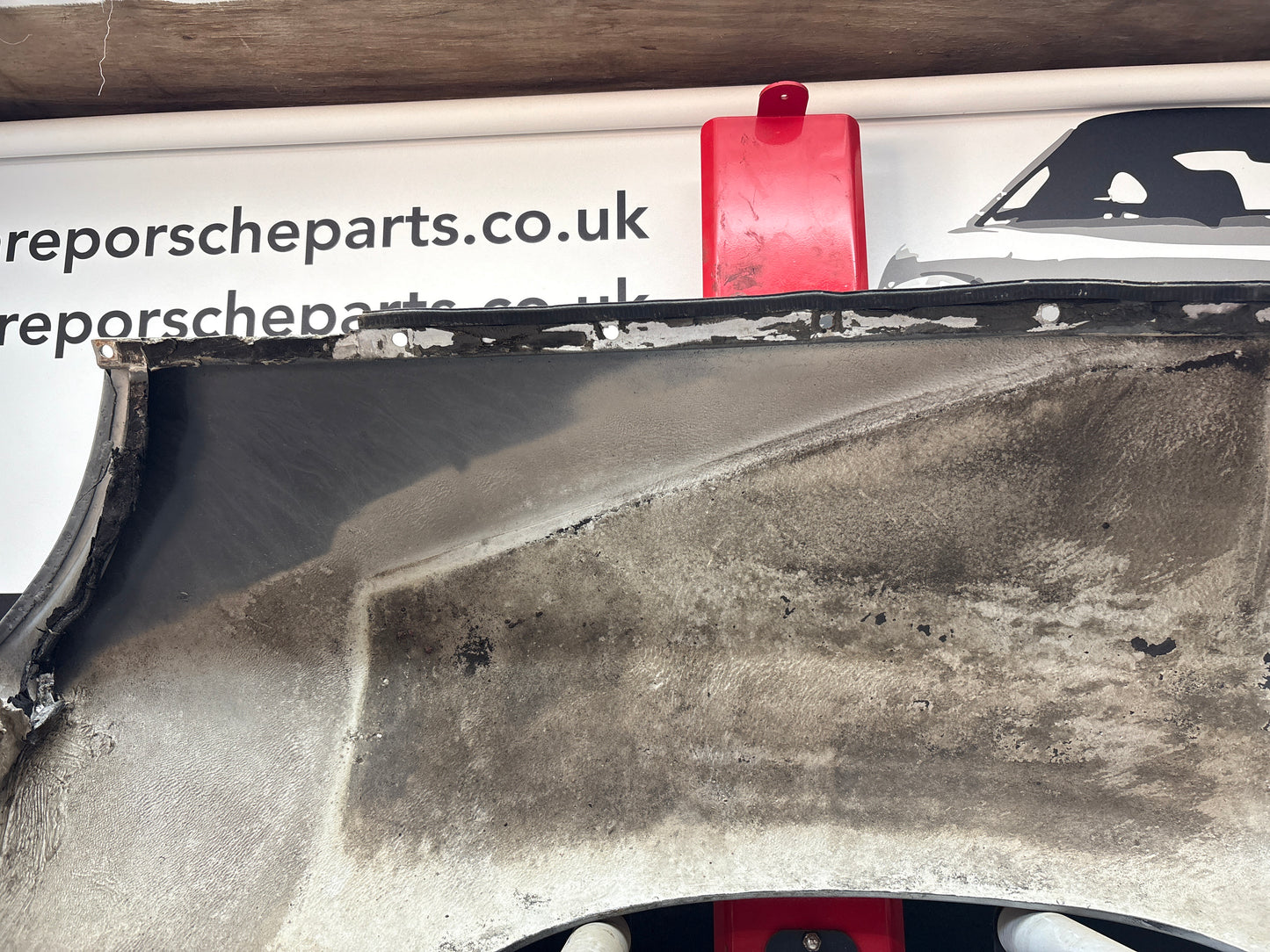 Porsche 928 -87 front left wing, 92850301103 used