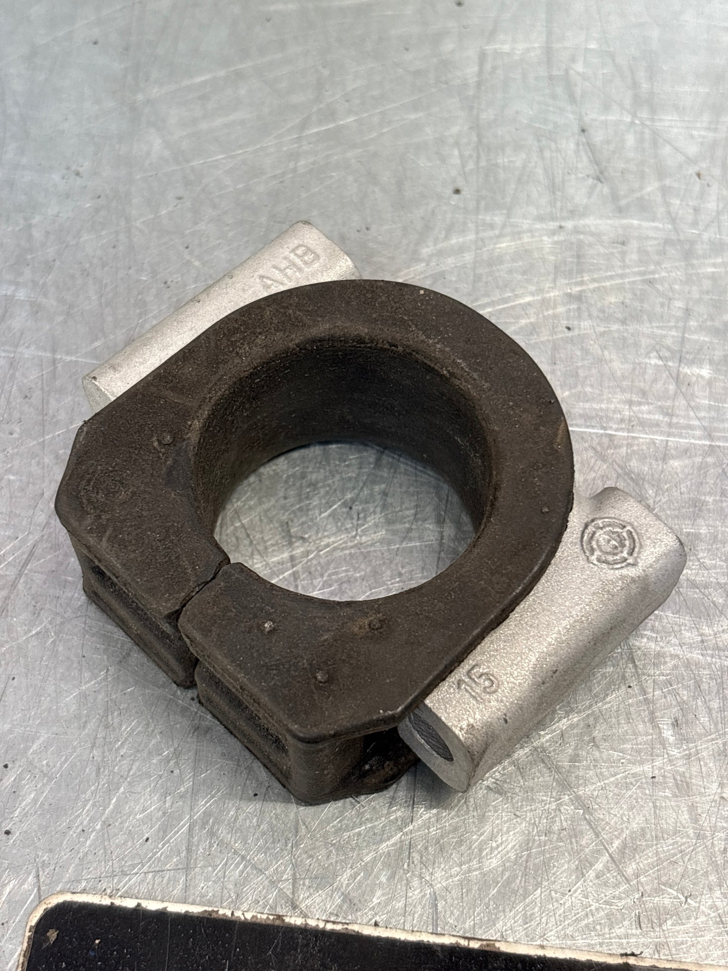 Porsche 944 steering rack clamp, refurbished 94434722301 / 94434713901