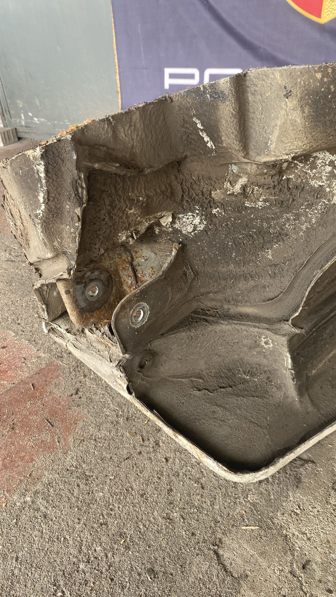 Porsche 944 Right rear fender cut, rear corner 94450390403