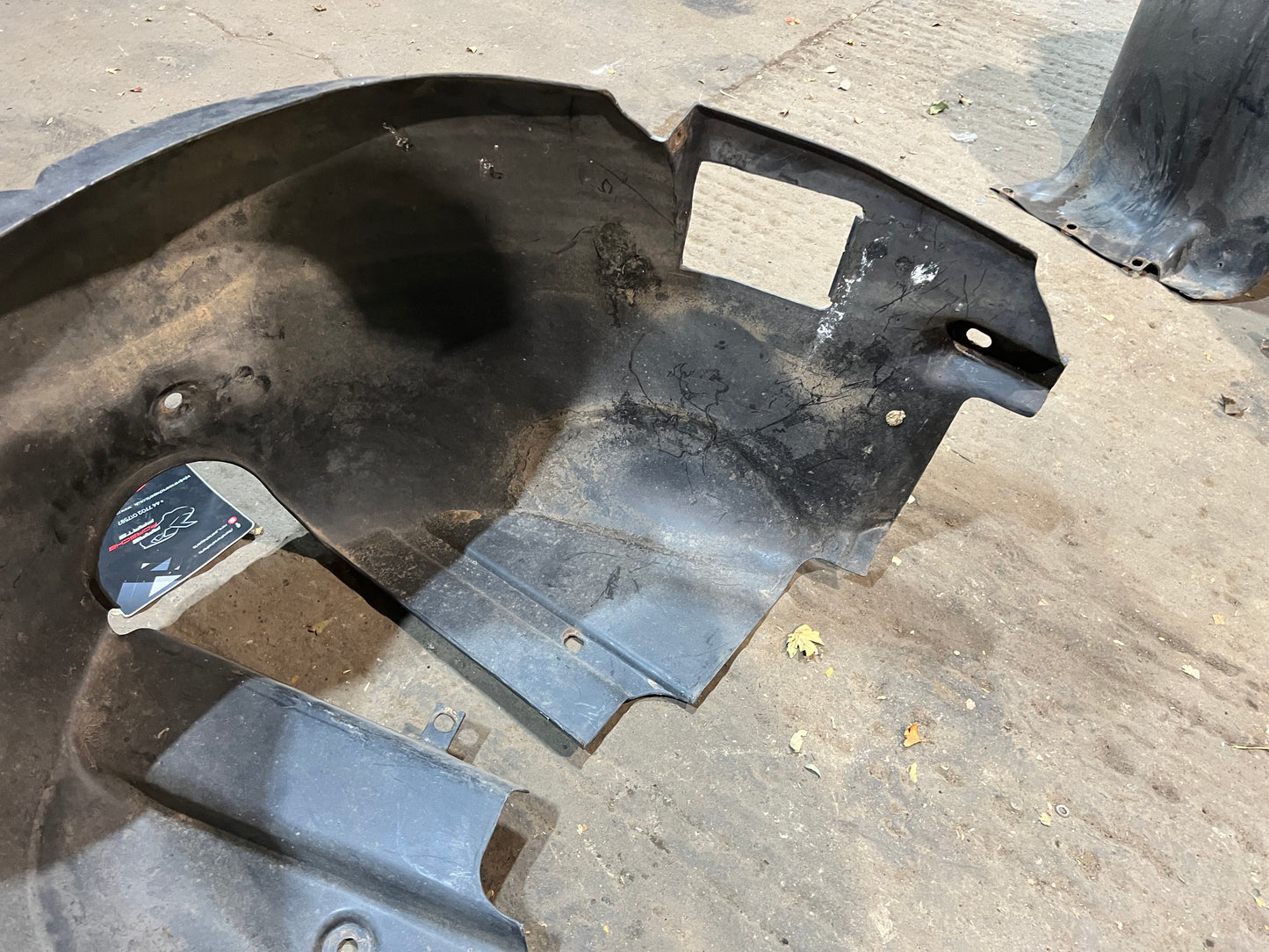 Porsche 944 from 85.5 arch liner Right, 94450438200, used spare or repairs