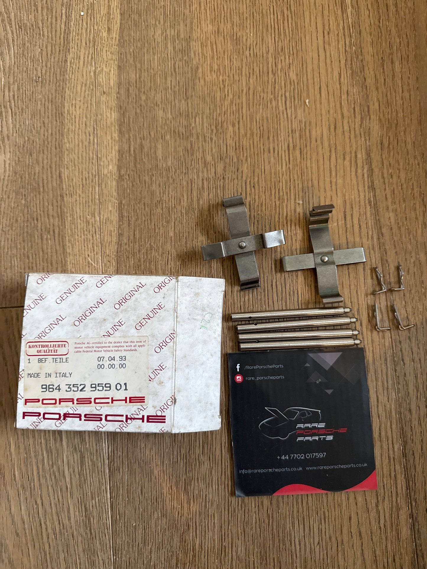 Porsche 964 brake pad pin kit 96435295901 New NOS