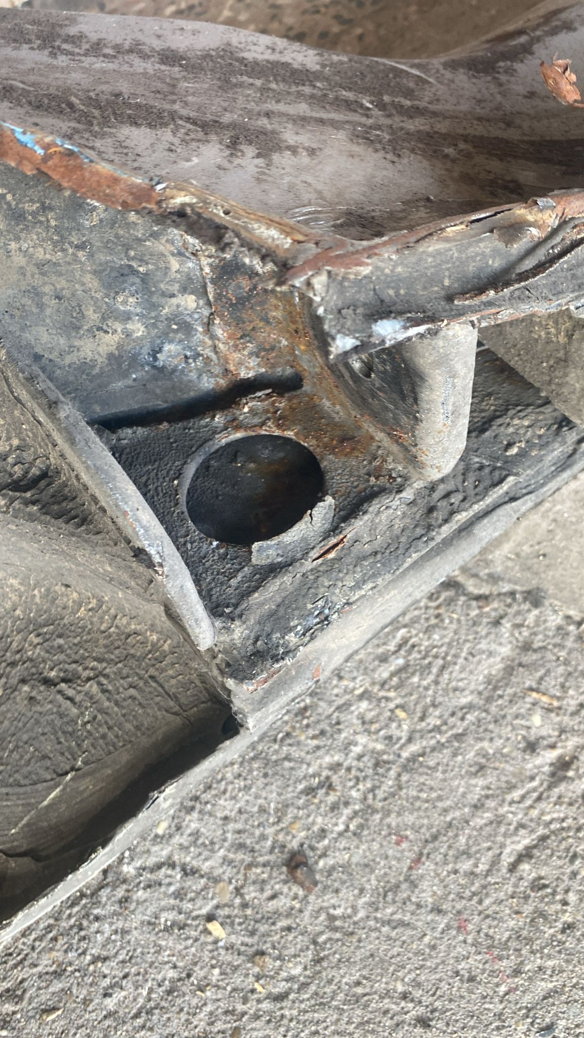 Porsche 944 left sill section with A pillar 94450361102