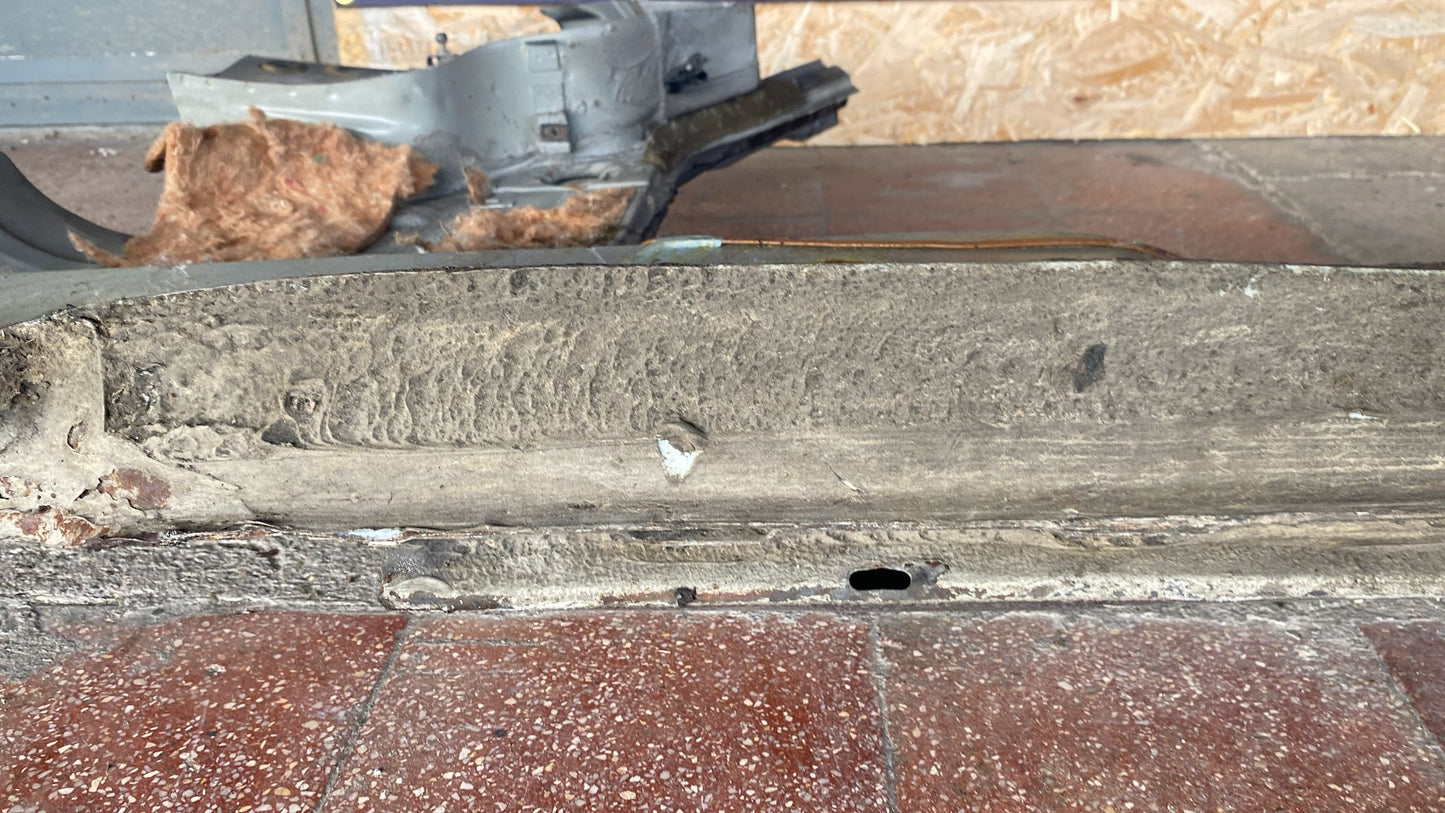 Porsche 944 Right side cut, rear fender with sill 94450390403, 94450361200