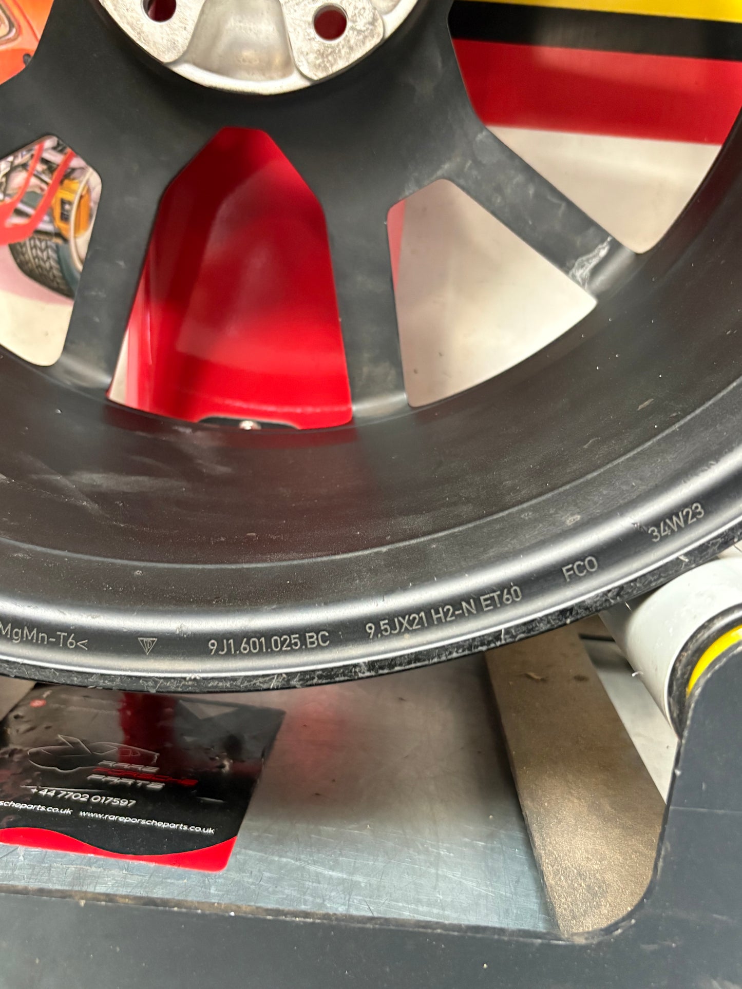 Porsche Taycan GTS 9.5Jx21” ET60 alloy wheel, 9J1601025BC, very nice condition, used