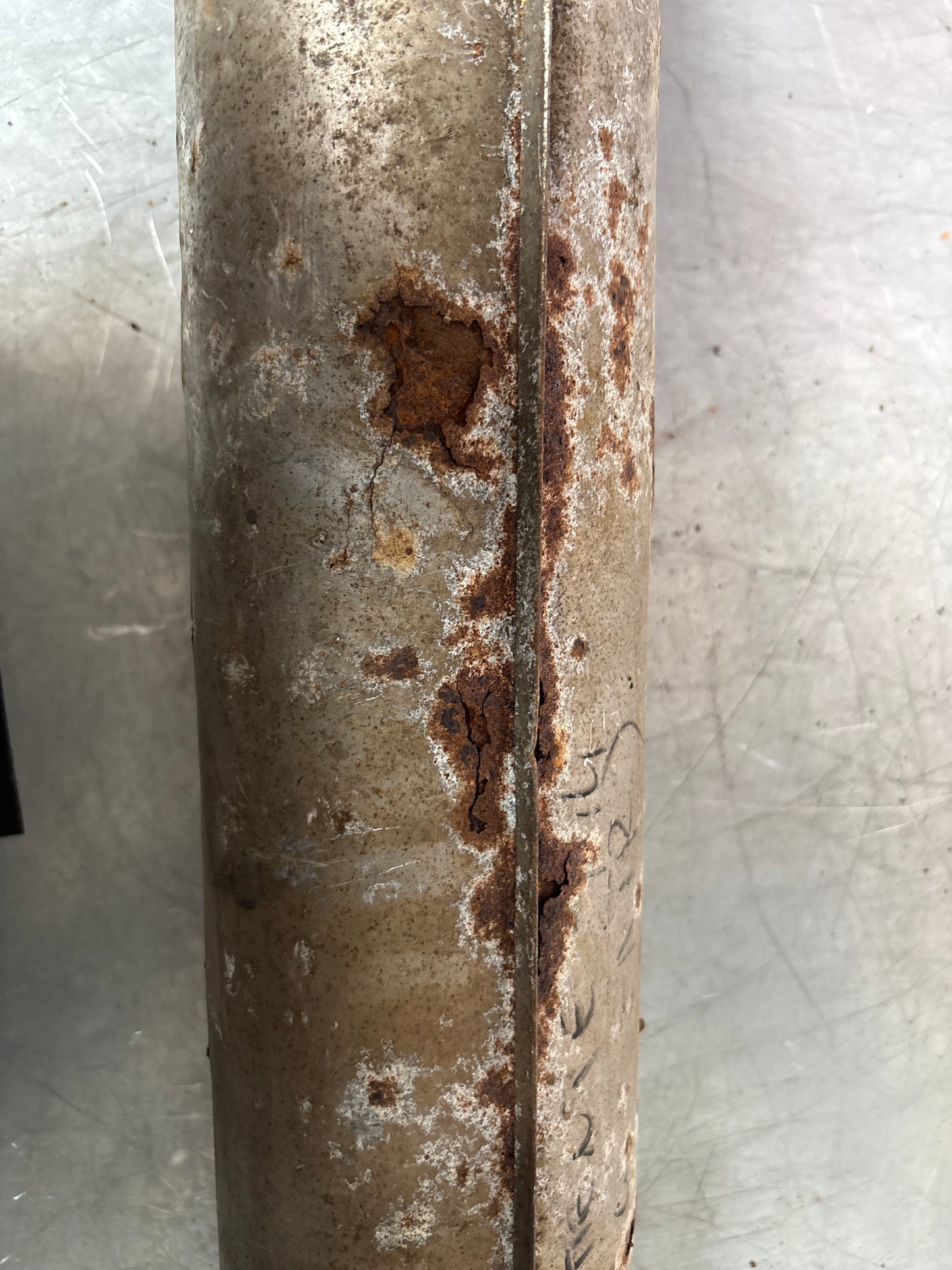 Porsche 944 exhaust middle section, used 94411108201 / 94411108300