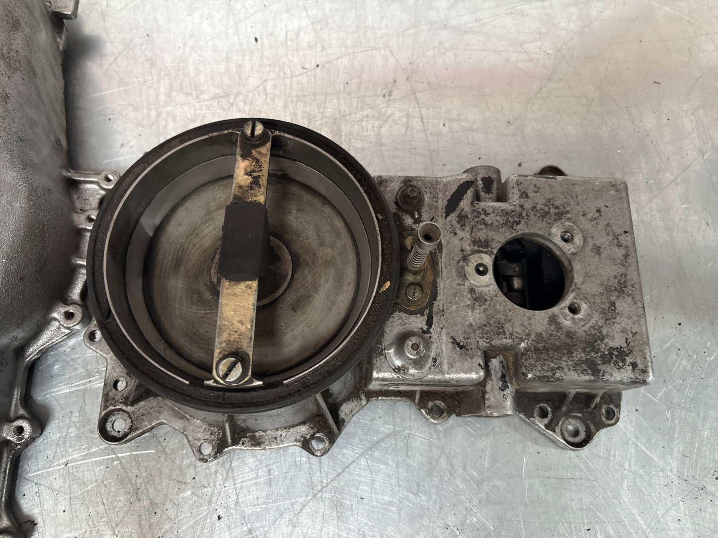 Porsche 928 throttle body, used 9281101933R / 0438120049