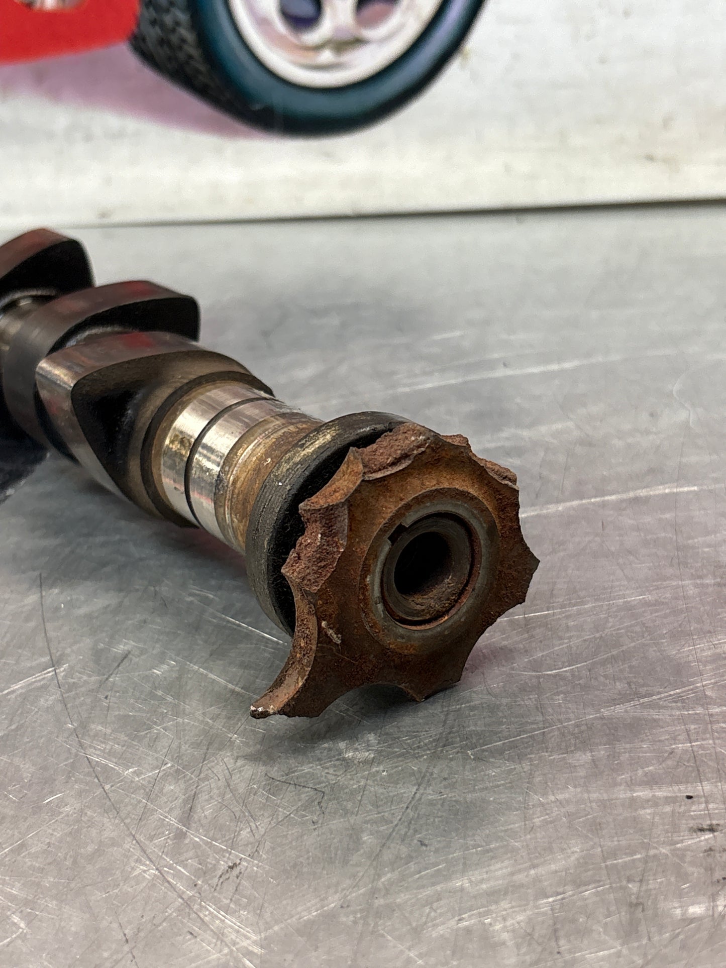 Porsche 924 / 924 Turbo chamshaft 046109021 used