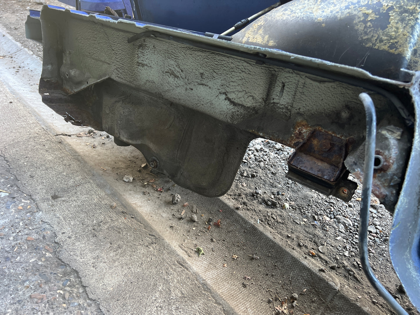 Porsche 944 left side cut, rear fender with sill 94450390303, 94450361102