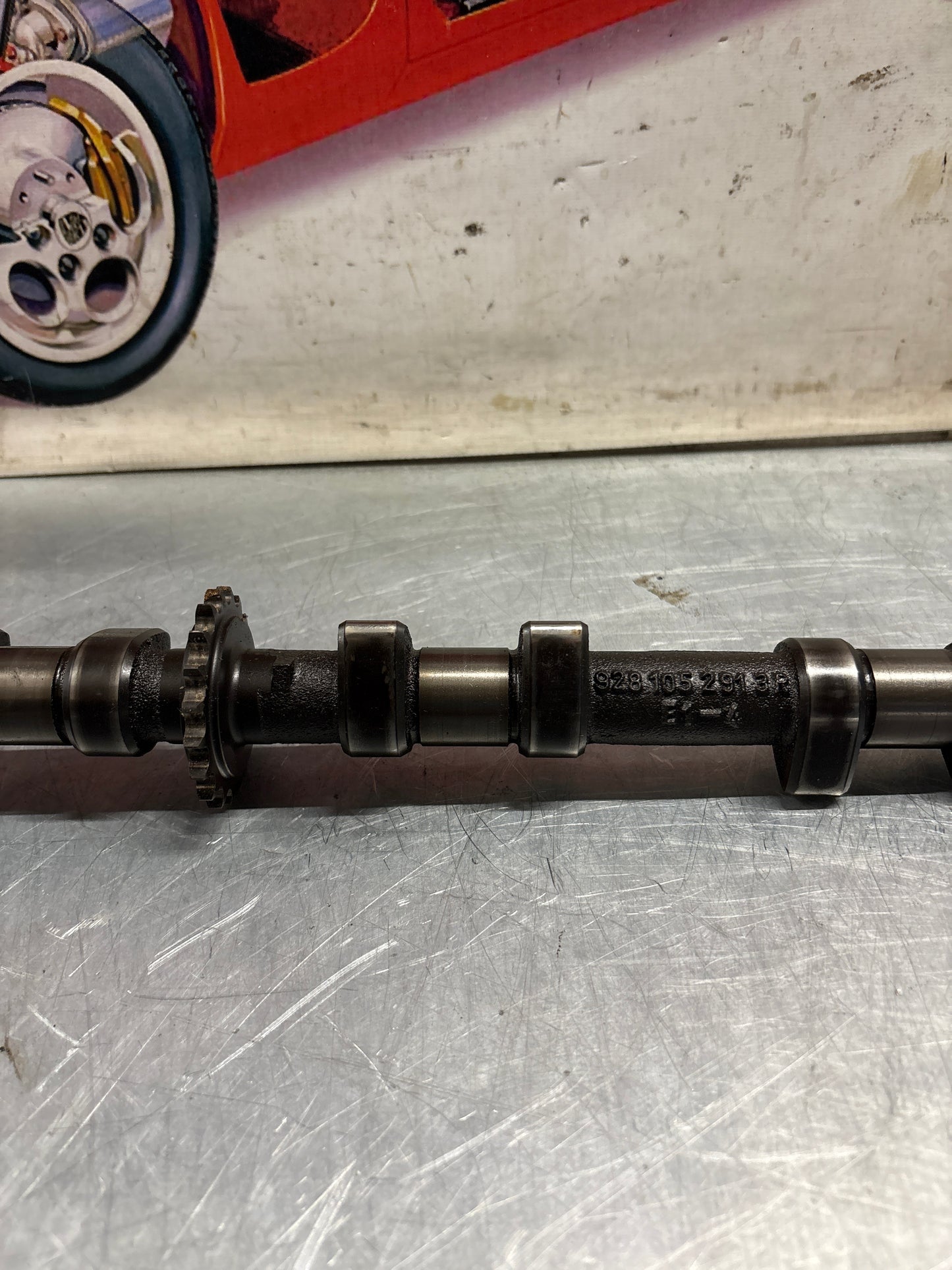 Porsche 928 S3 M28.45/46 engine Camshaft, intake side, cylinder 1-4, used 9281052913R / 92810529108