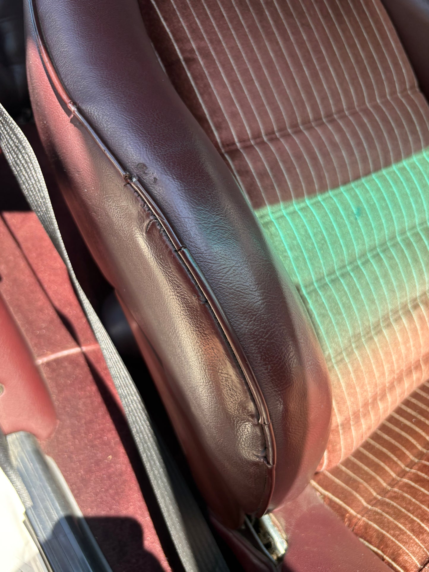 Porsche 944 Turbo/S2 complete Burgundy Interior with Recaro Sport seats, LHD