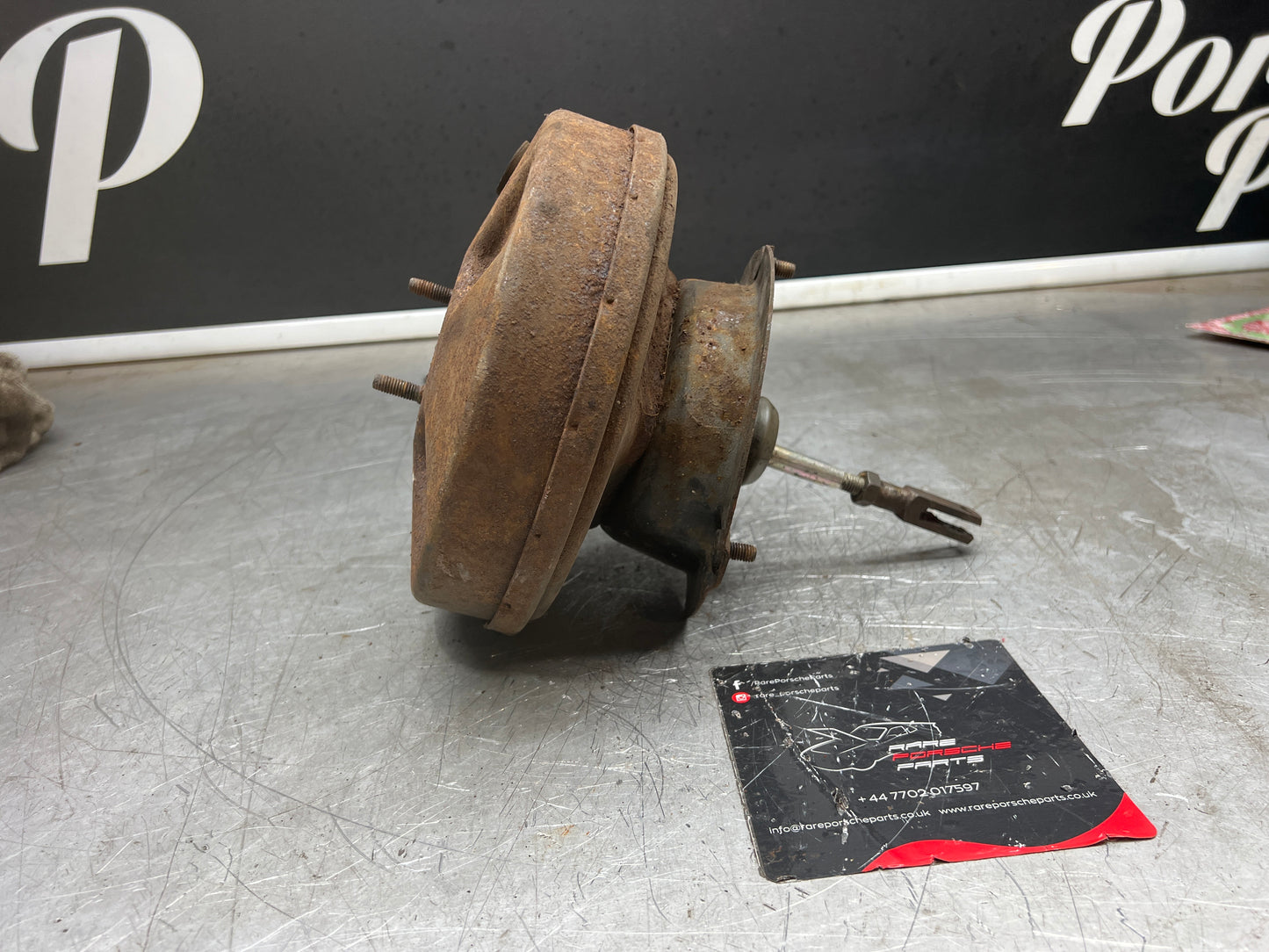 Porsche 944 924 brake booster, used 477611907H