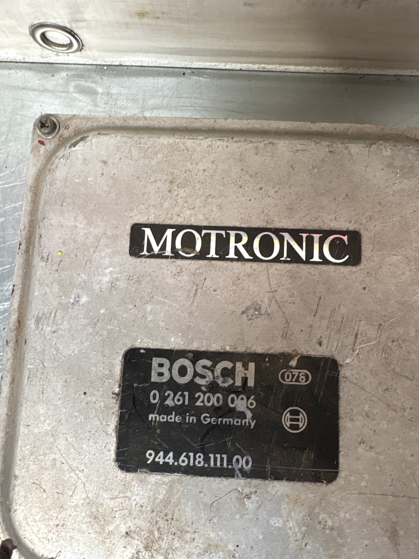 Porsche 944  ECU 94461811100 / 0261200006 used