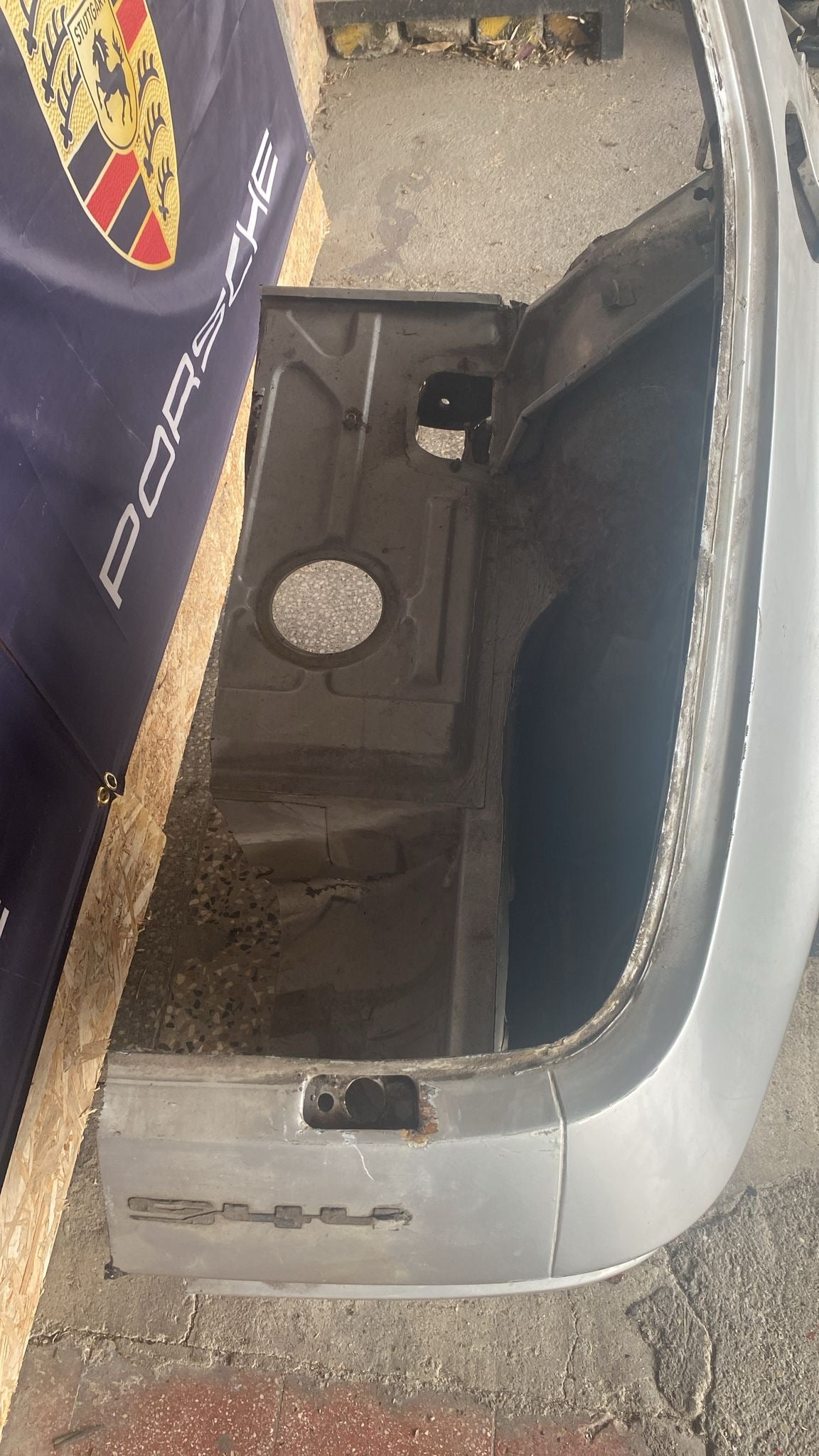 Porsche 944 Right side cut, rear fender 94450390403,