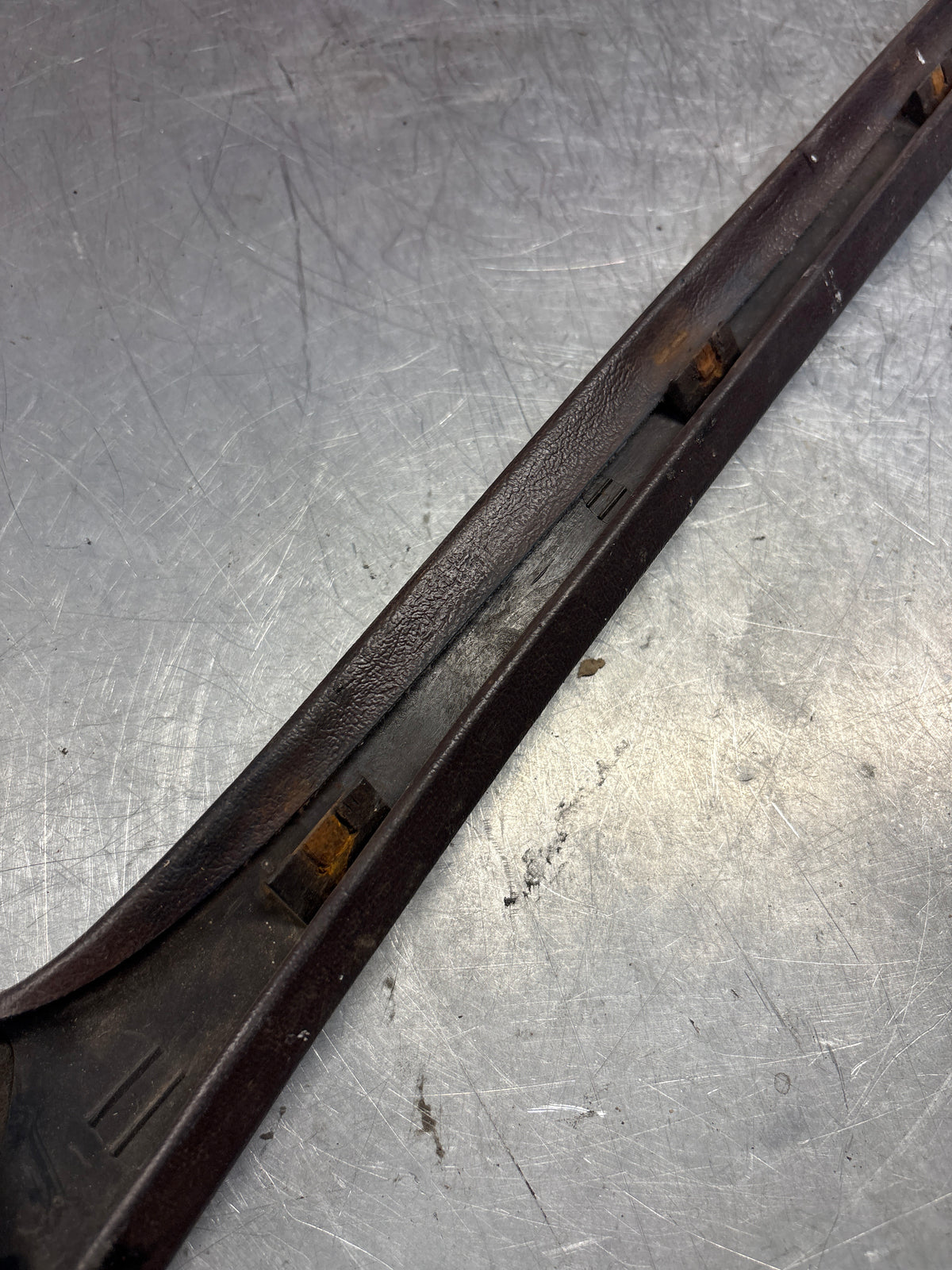 Porsche 928 tailgate trim, right, off side, burgundy, 92855503802, used