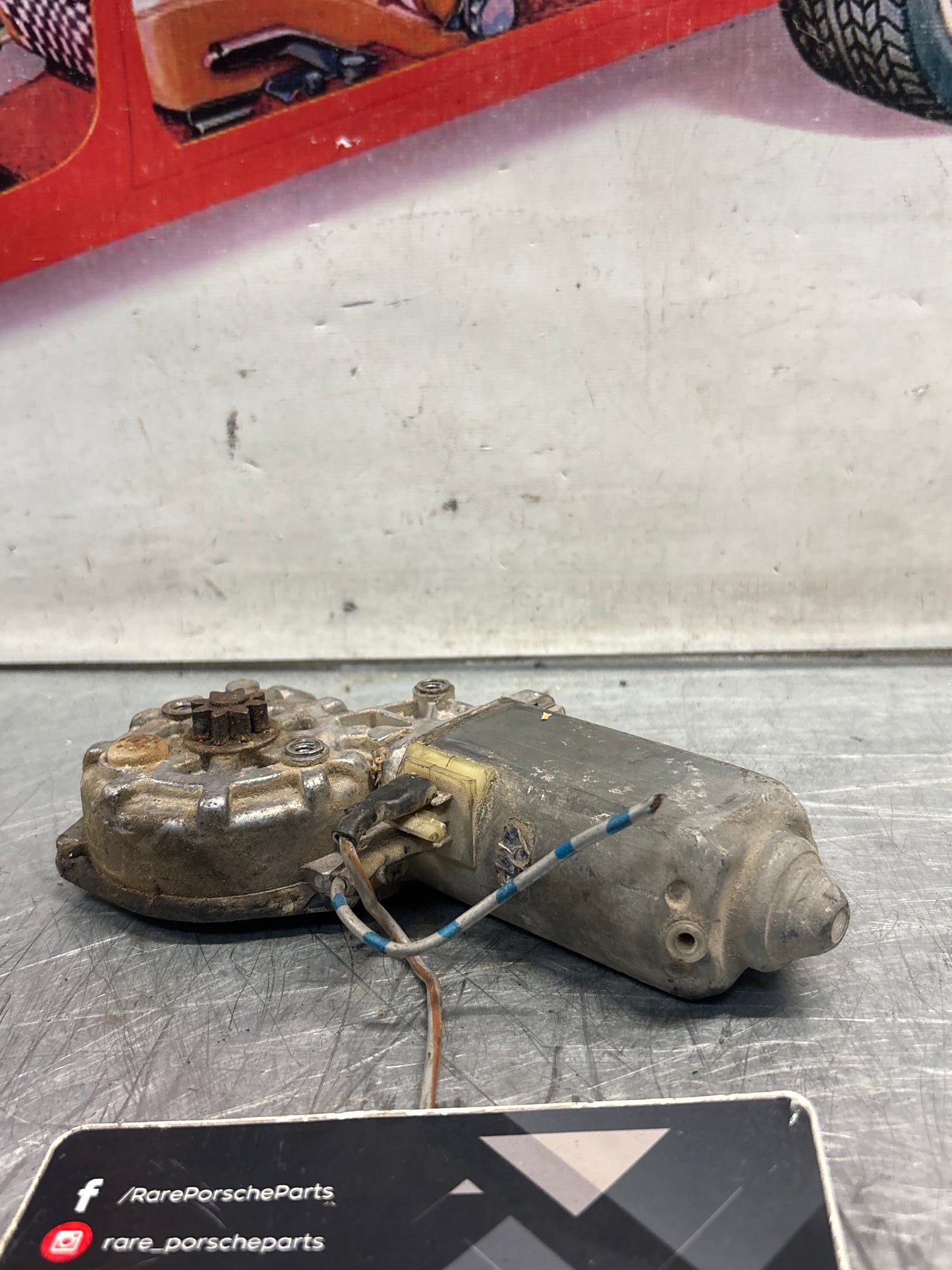 Porsche 928 window regulator motor, right, used 92862401404