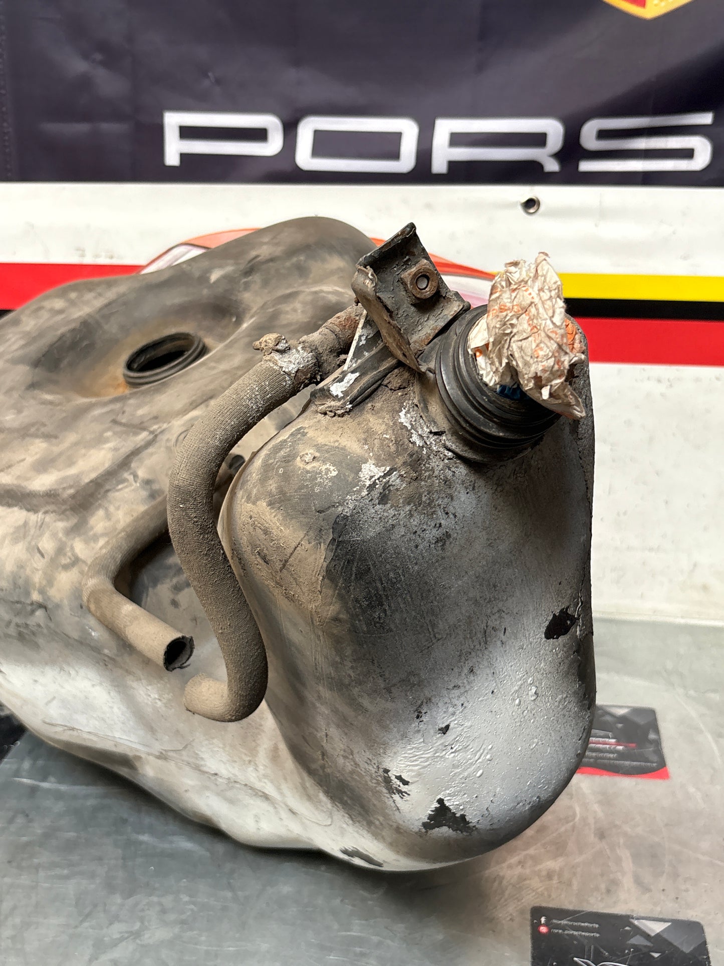 Porsche 928 S4 fuel tank, used 928201003 05/06