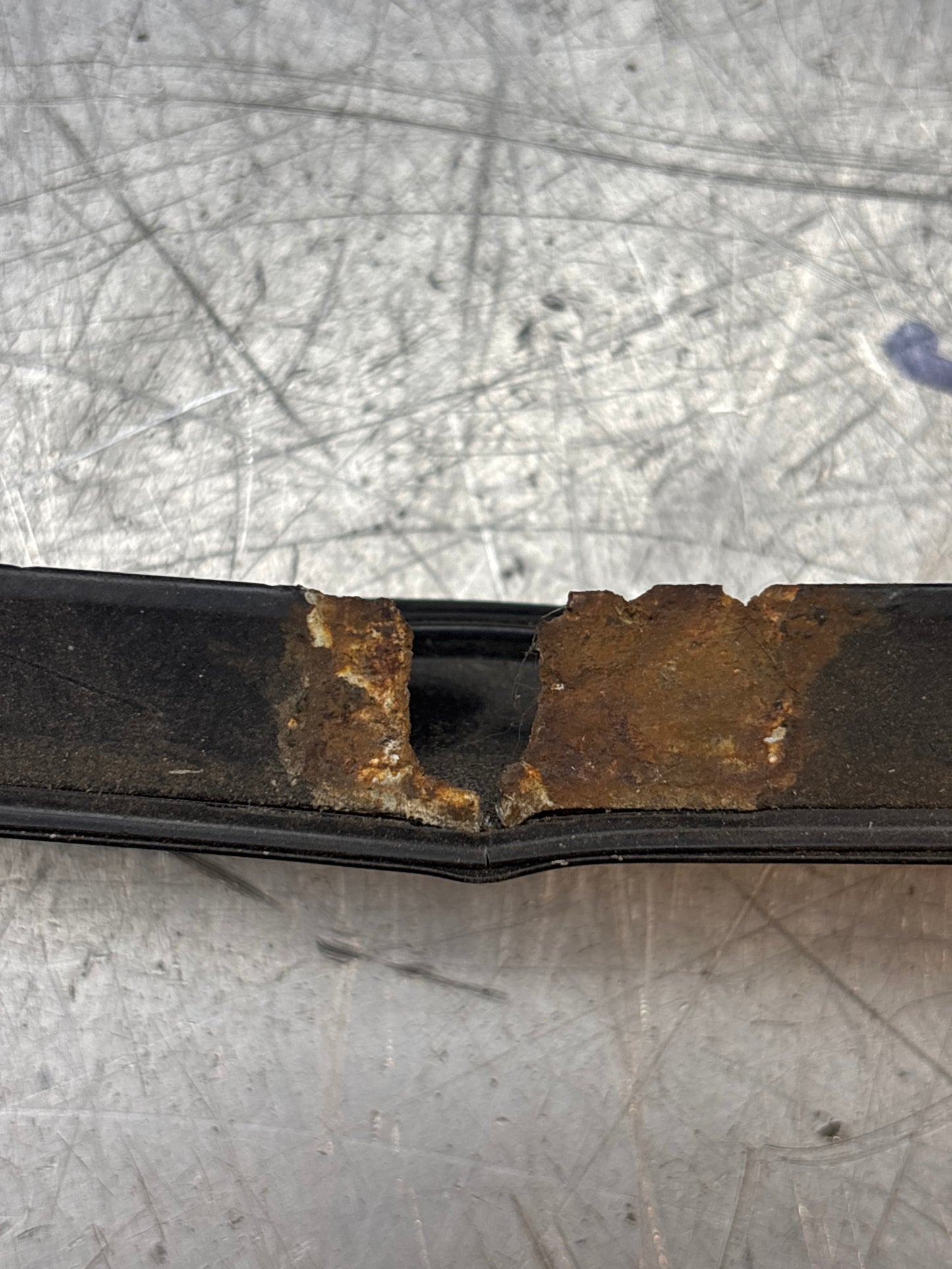 Rivestimento parabrezza Porsche 924/944 94455904300, usato, danneggiato