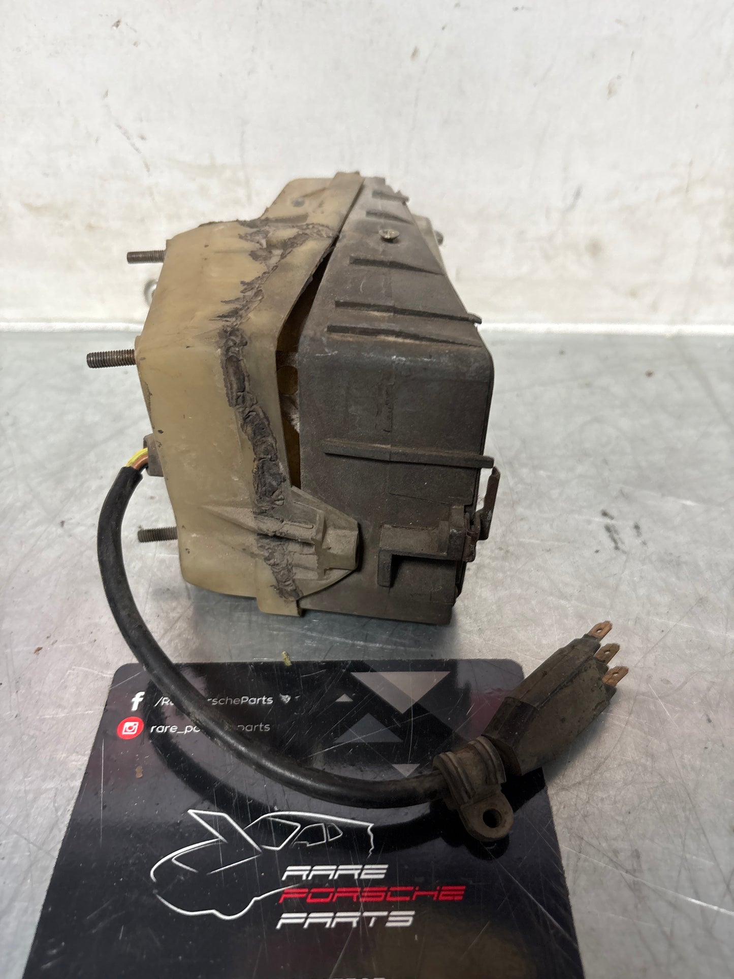 Porsche 911 high beam light, used 92863141601 / 0305401001