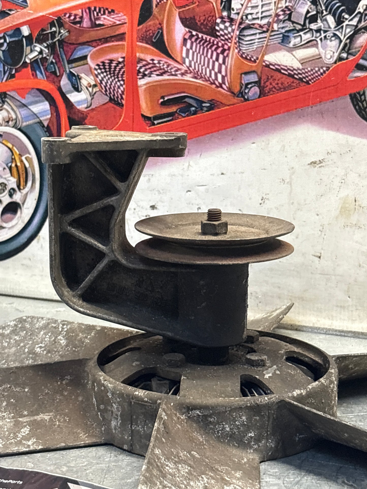 Porsche 928 Engine cooling viscous fan with bracket used 92810613701, 9281061101R