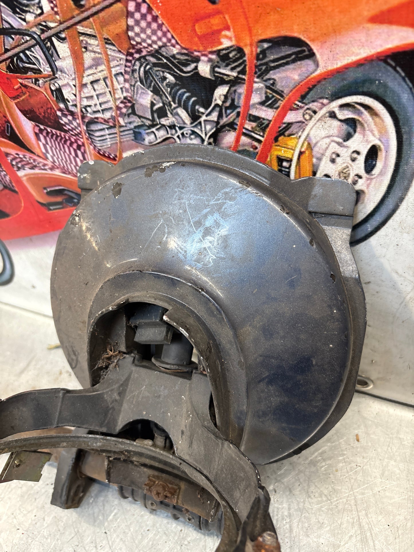 Porsche 928 right headlight swivel frame 92875024902 92875024302 used