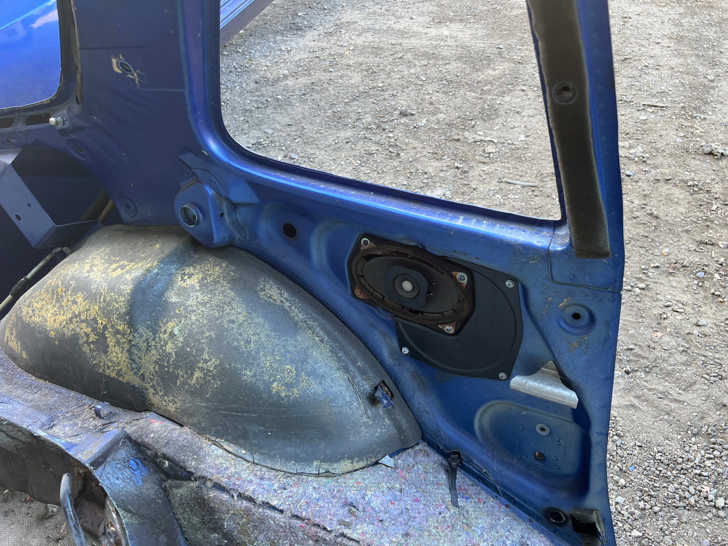 Porsche 944 left side cut, rear fender with sill 94450390303, 94450361102