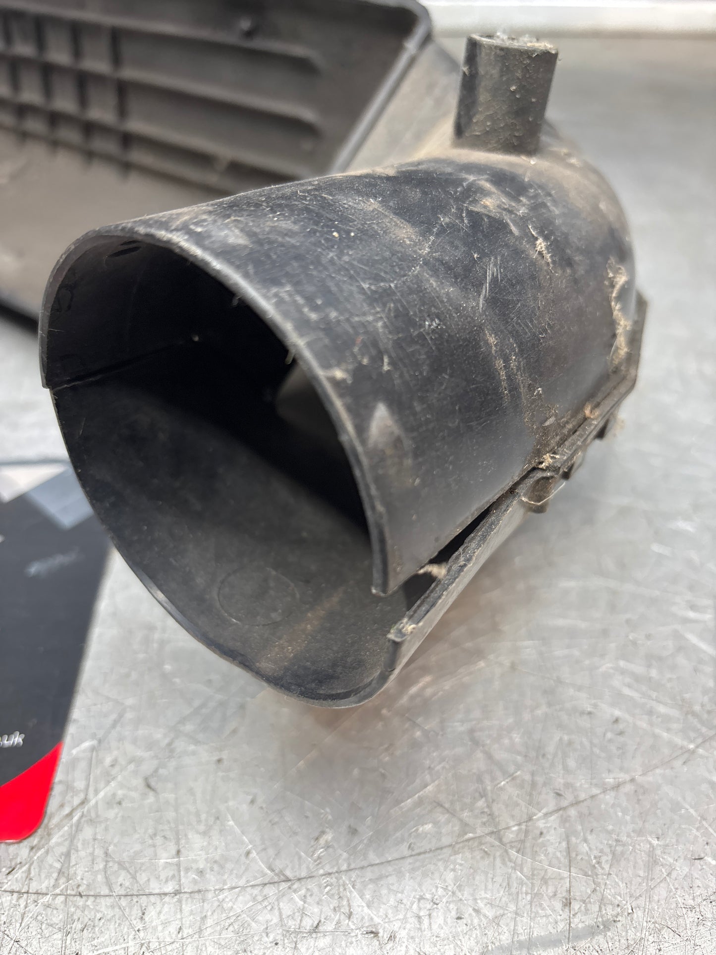 Porsche 928 Air Filter Box top part 92811001630, used