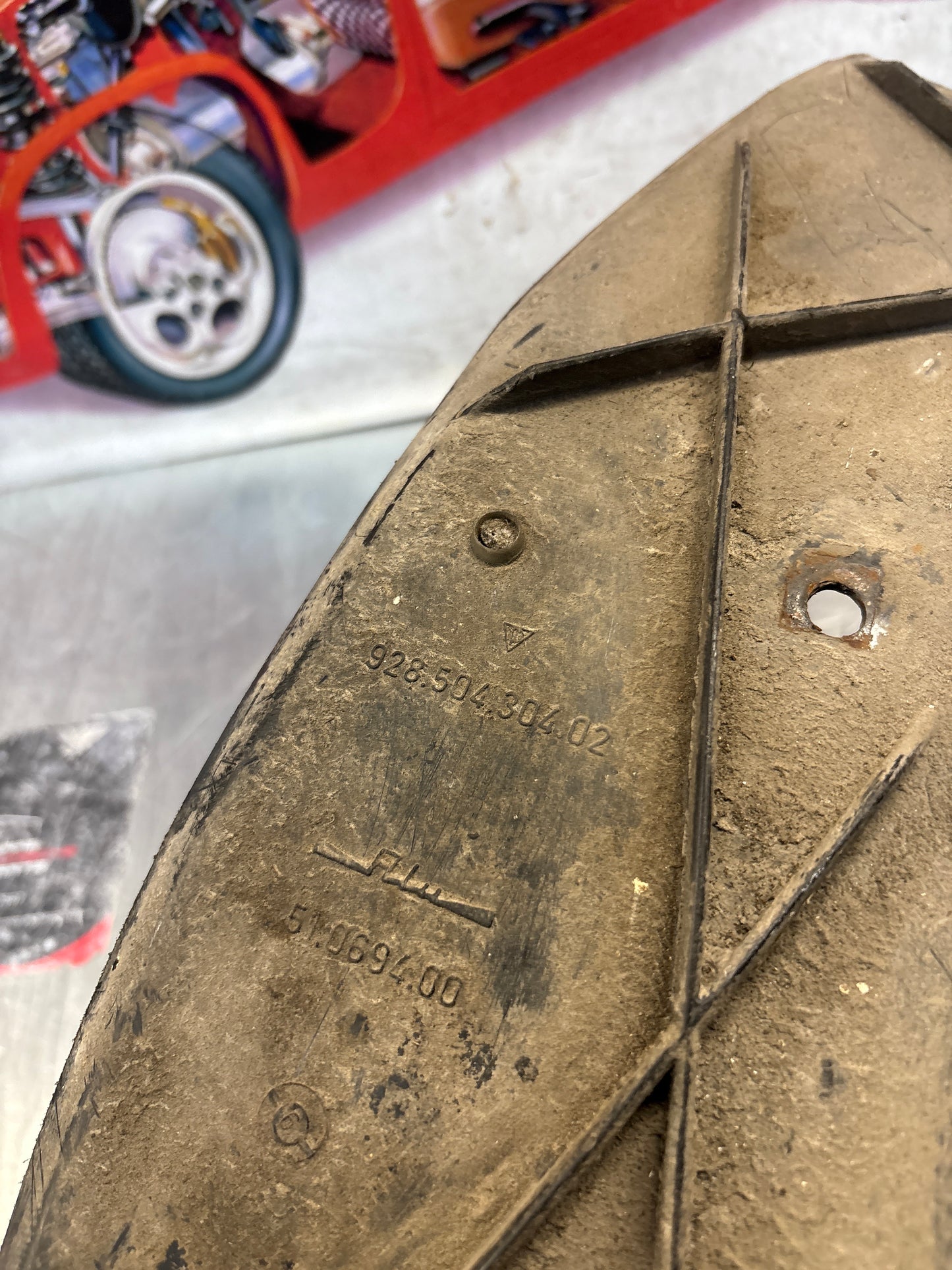 Porsche 928 rear right fender wheel cover, used 92850430402