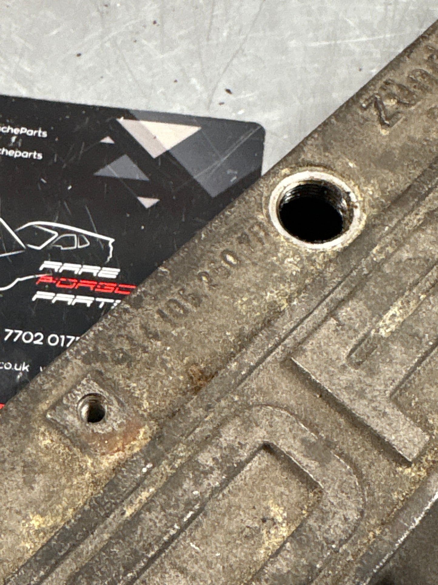 Porsche 924S 944 2.5 2.7 camshaft housing 9441052507R