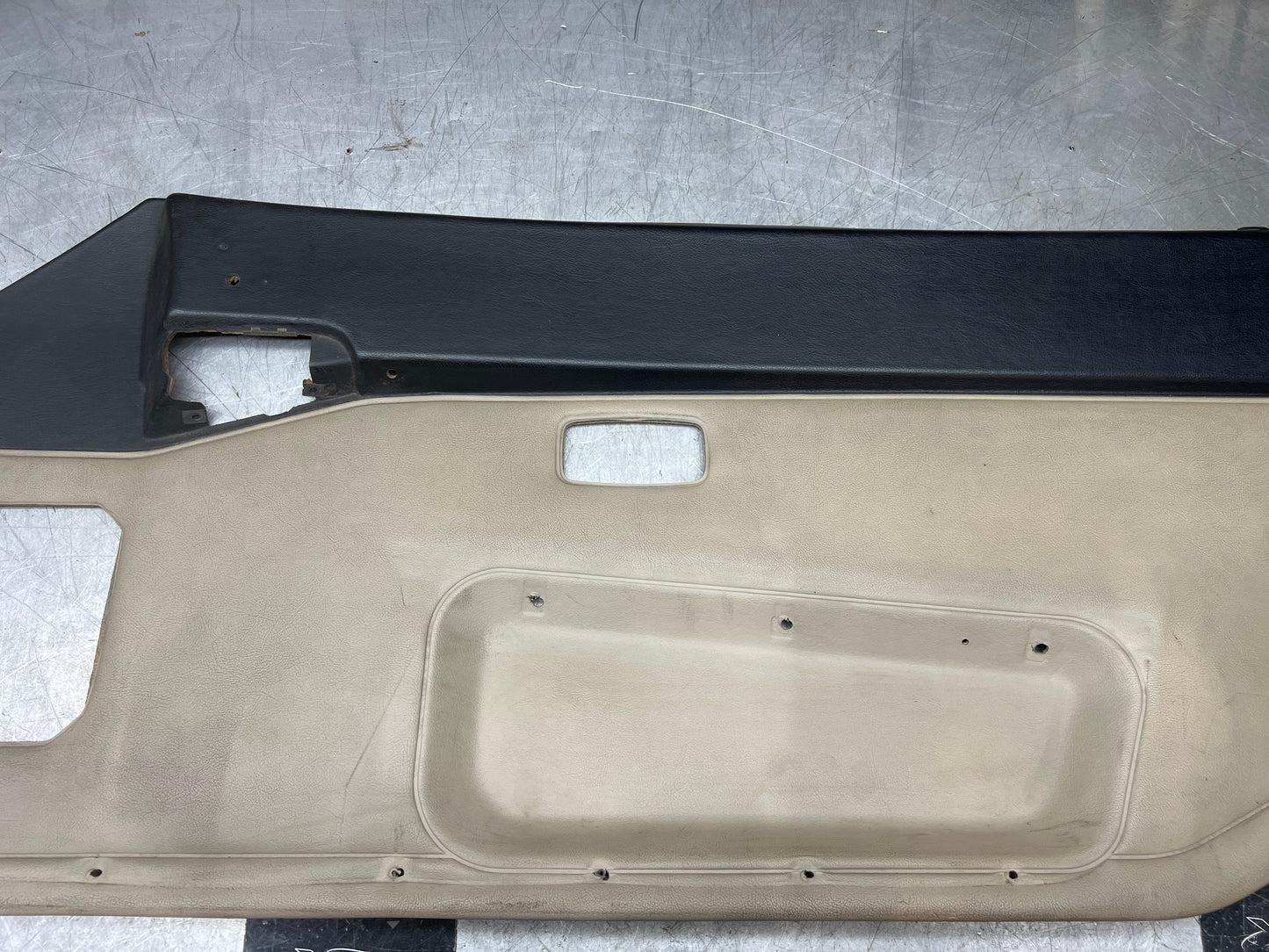 Porsche 944 right door card black / cream for late cars from 85.5 944555018