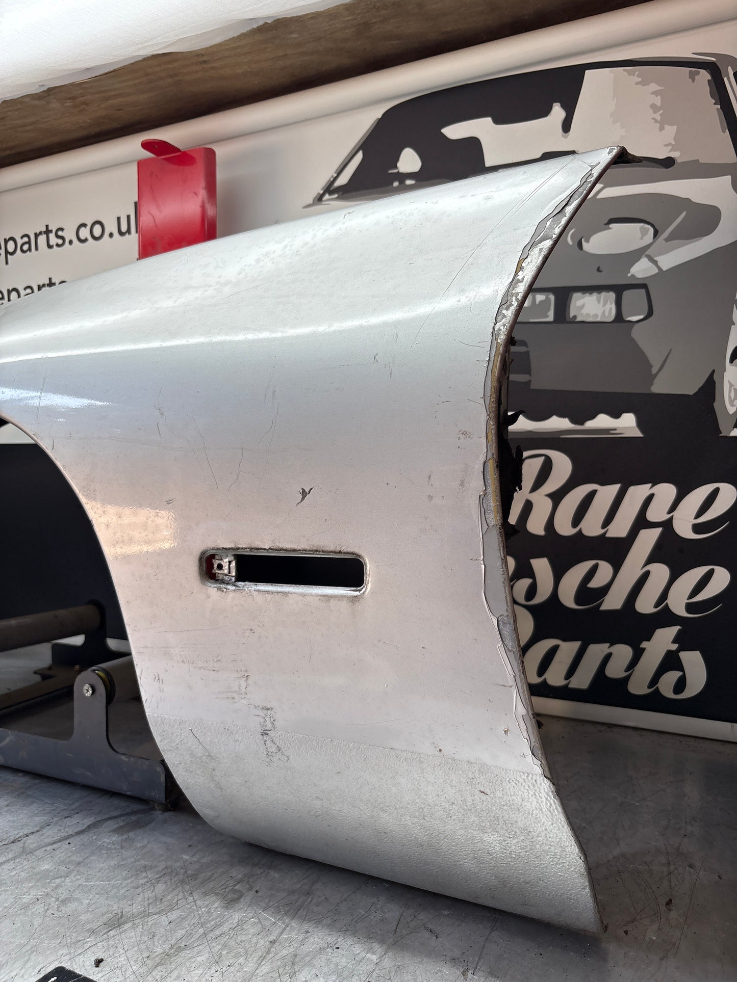 Porsche 928 -87 front left wing, 92850301103 used