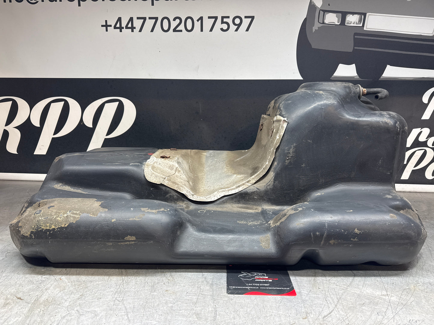 Porsche 944 86-92 plastic fuel tank 95120102101 used
