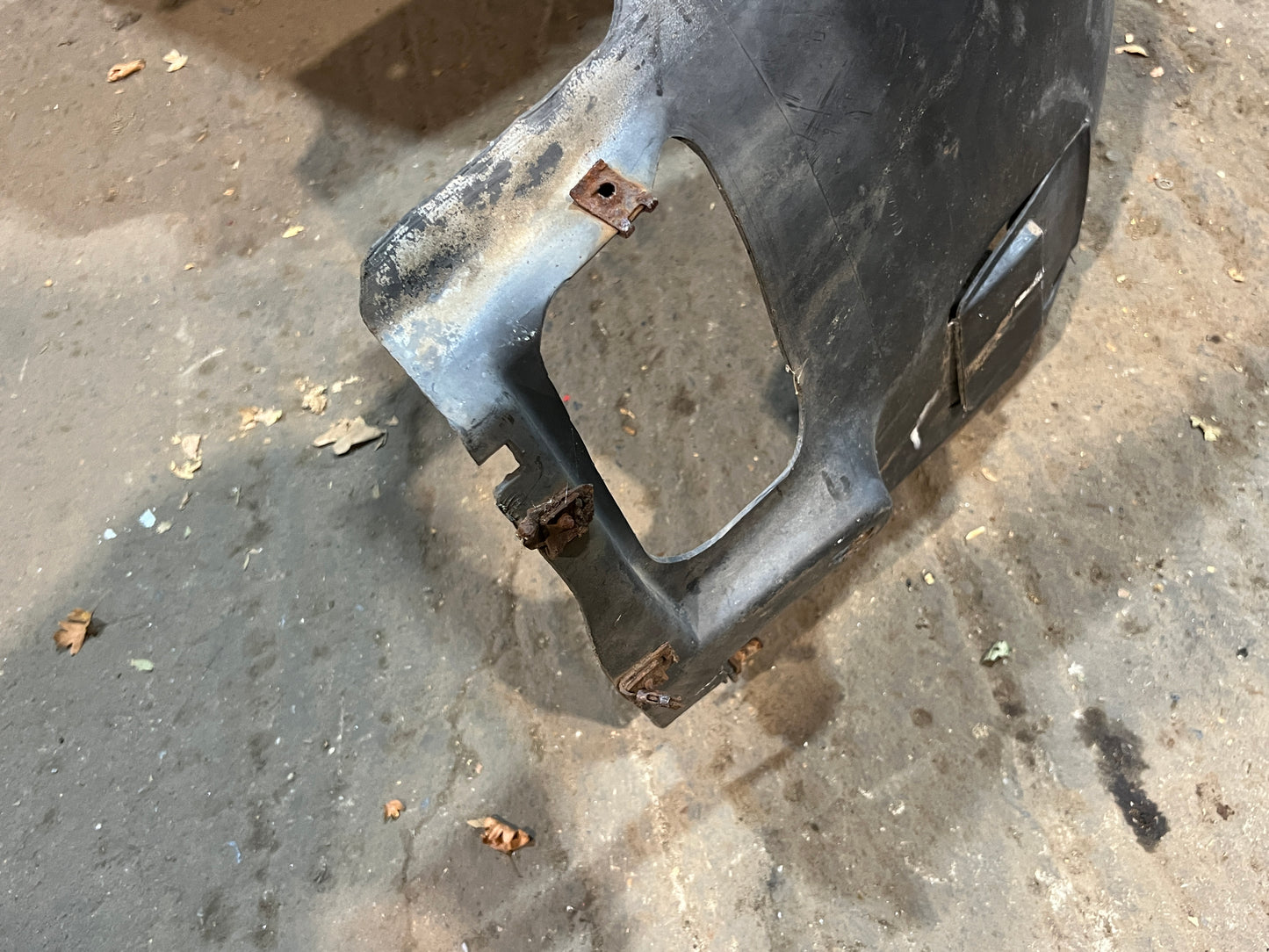 Porsche 944 turbo 968 wheel arch liner left 94450438102 spares or repair