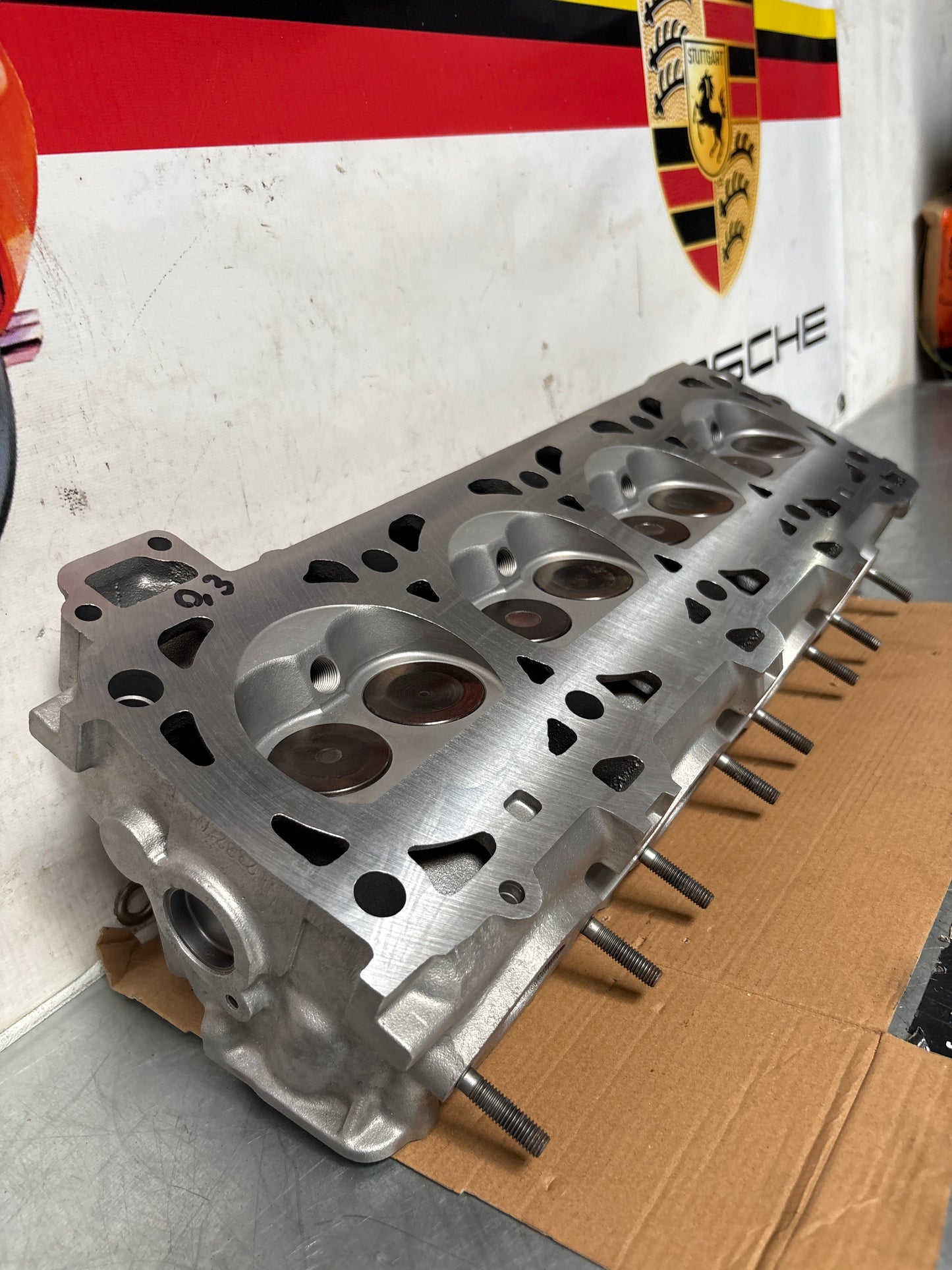 Porsche 944 cylinder head, refurbished 9441043038R