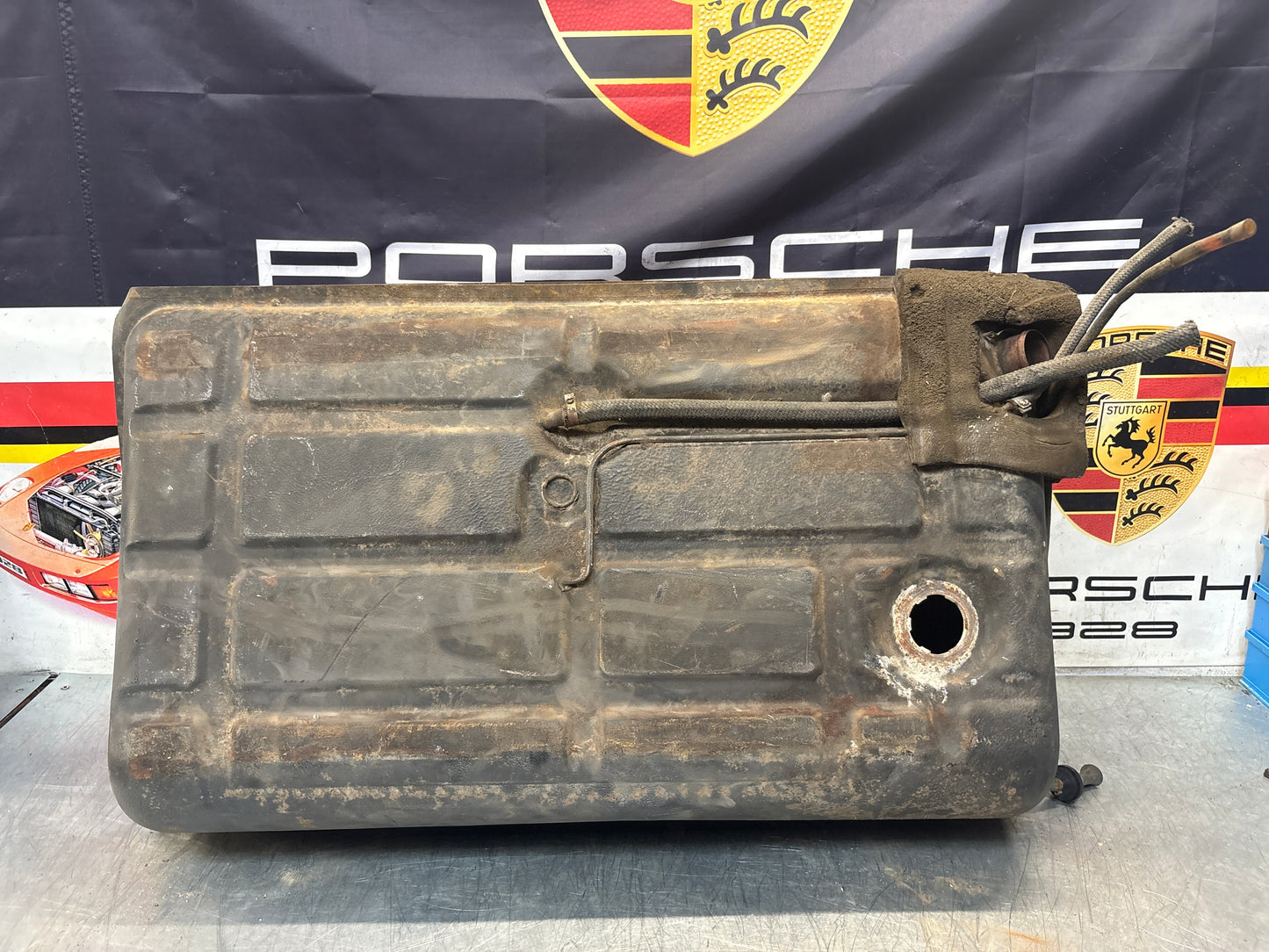 Serbatoio carburante Porsche 924 in metallo per le prime auto