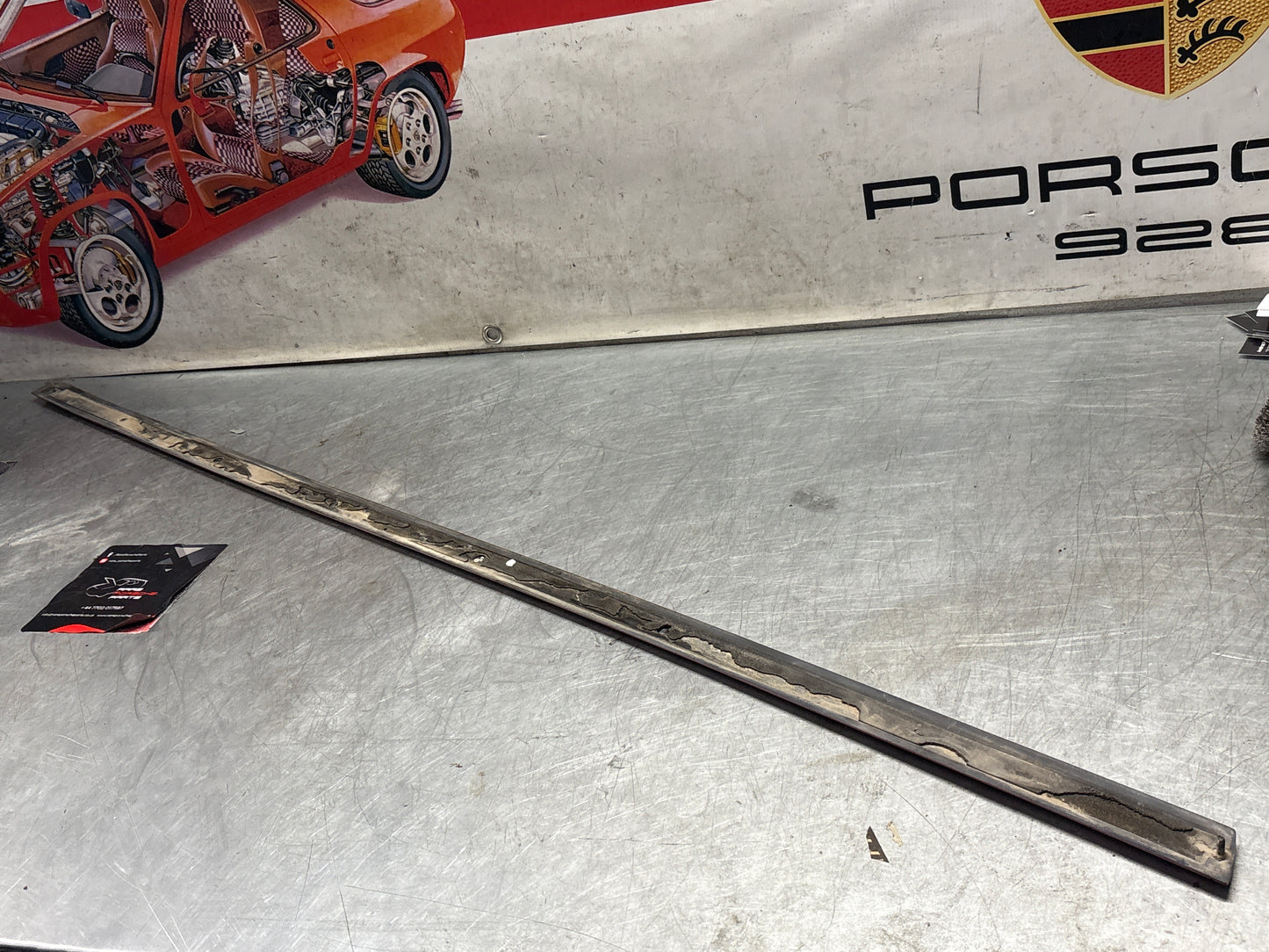Porsche 928 Türanschlagleiste links, gebraucht