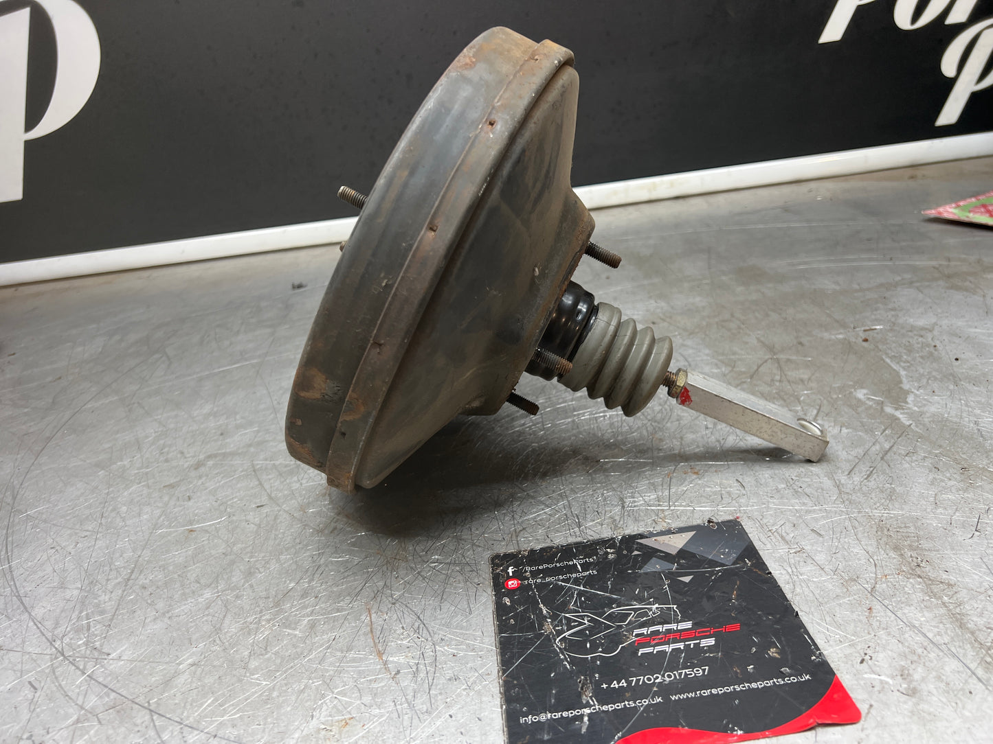 Porsche 928 brake booster, used 9273550250