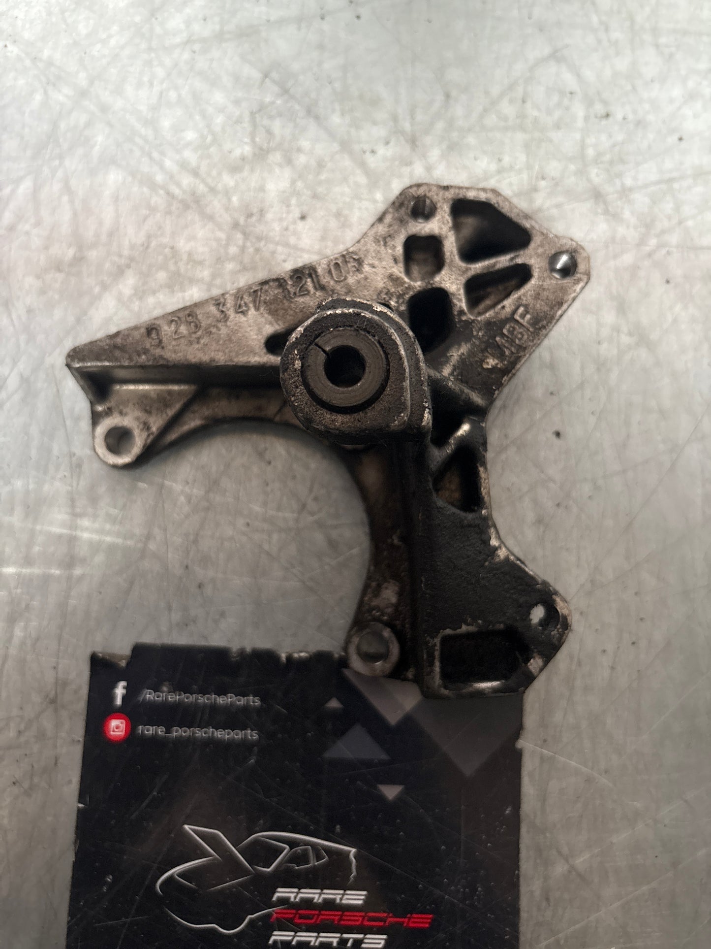 Porsche 928 servo pump bracket, used 9283471210R