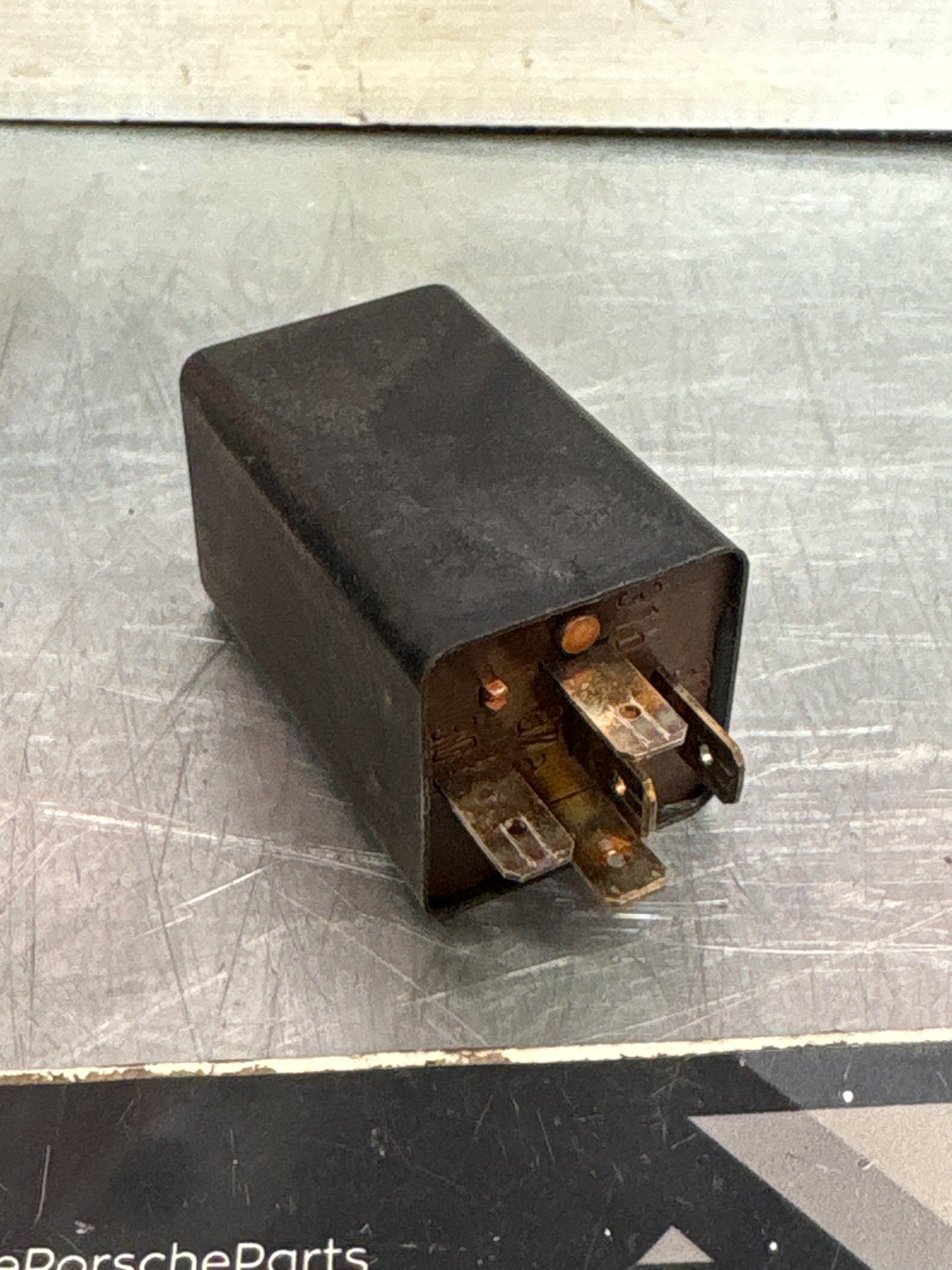 Porsche 928 S4 kick down relay 92861810900 / 928.618.109.00 used