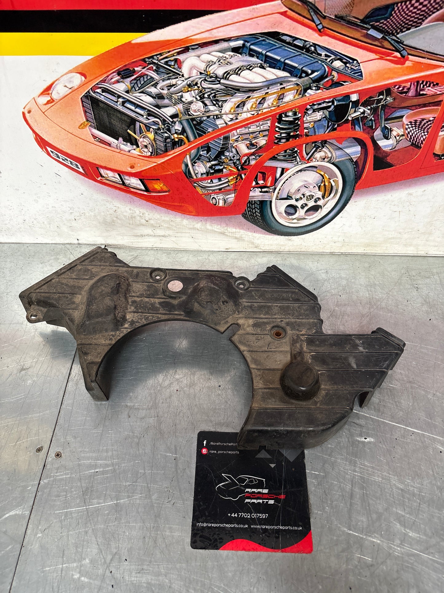 Porsche 928 central cam belt cover, used 92810514400