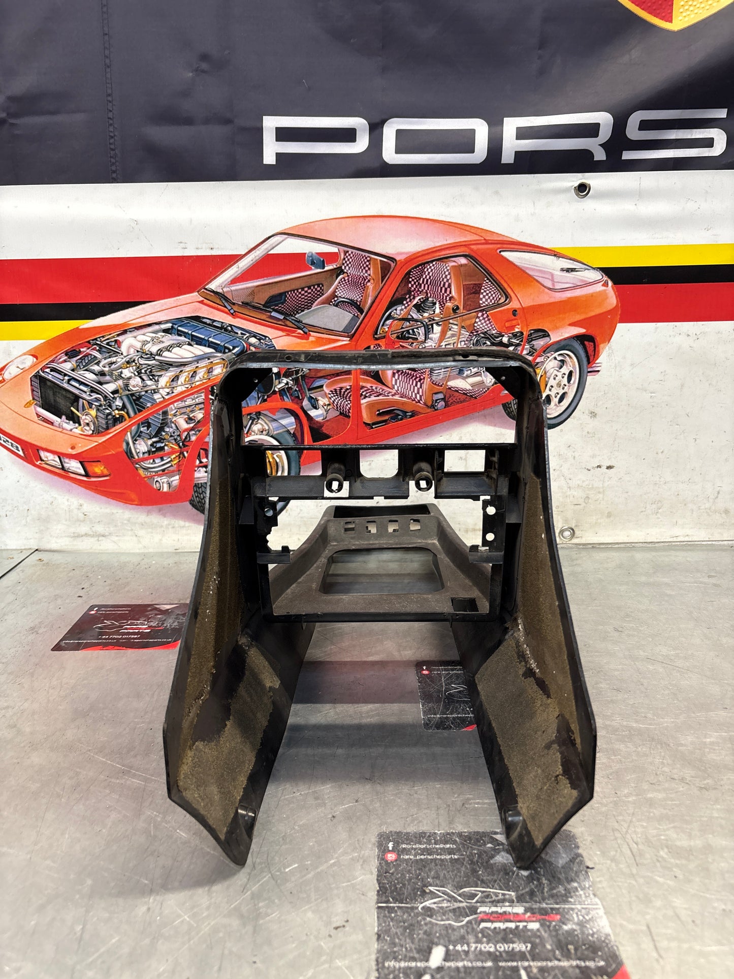 Porsche 924 centre console black, with one switch hole 477857951 used, without carpet