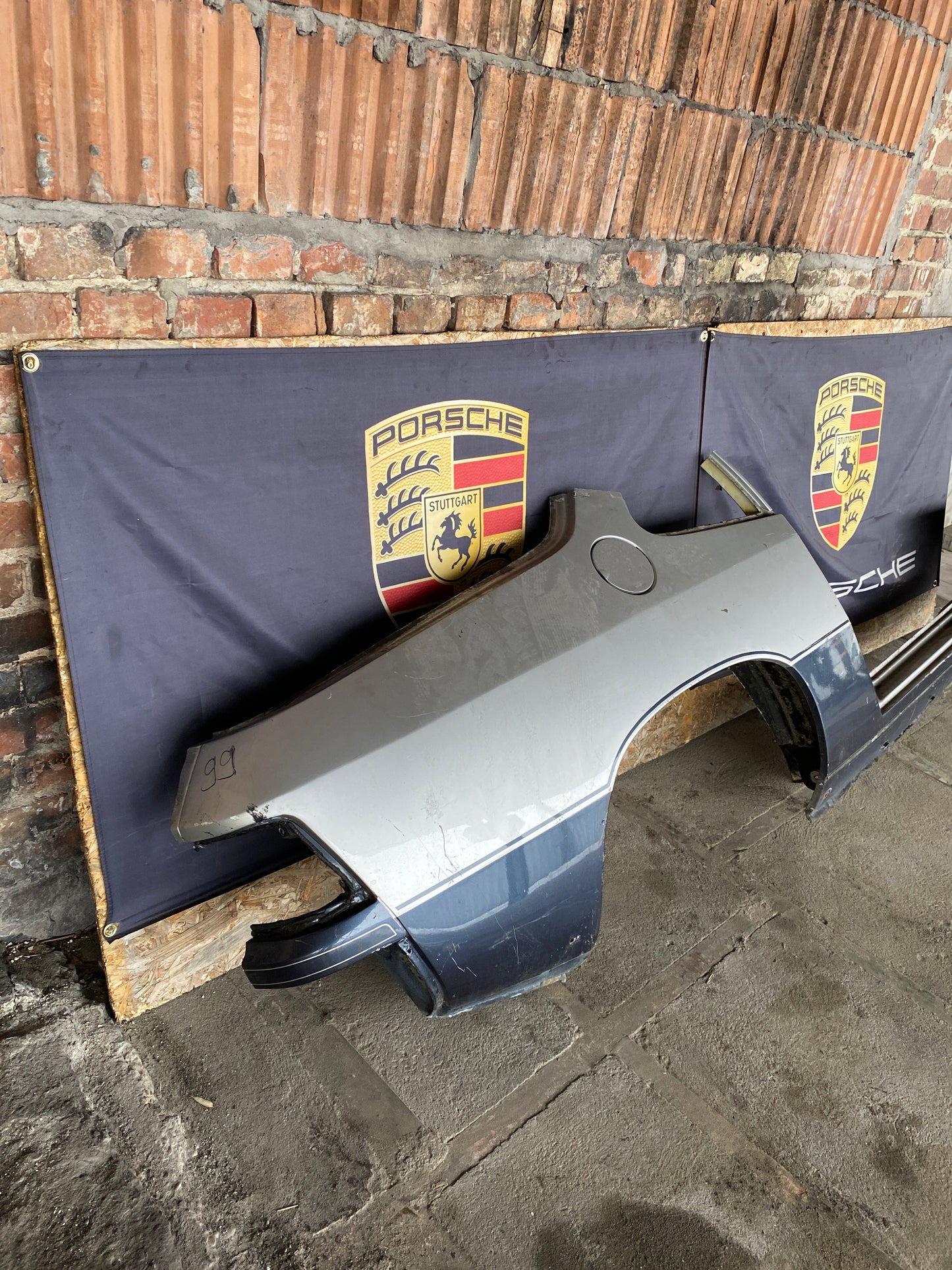 Porsche 944 Right side cut, rear fender with sill 94450390403, 94450361200