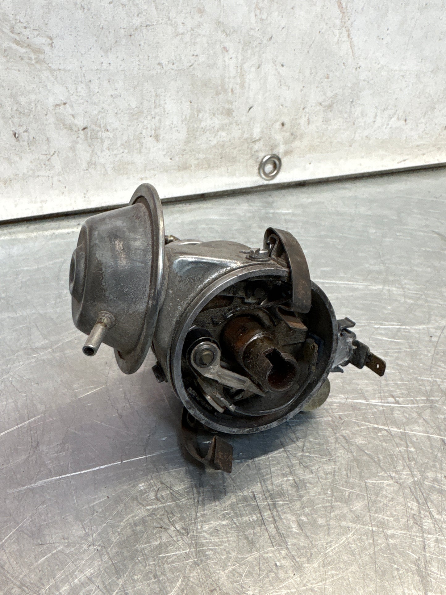 Porsche 924 ignition distributor, used 0231170202 / 047905205B