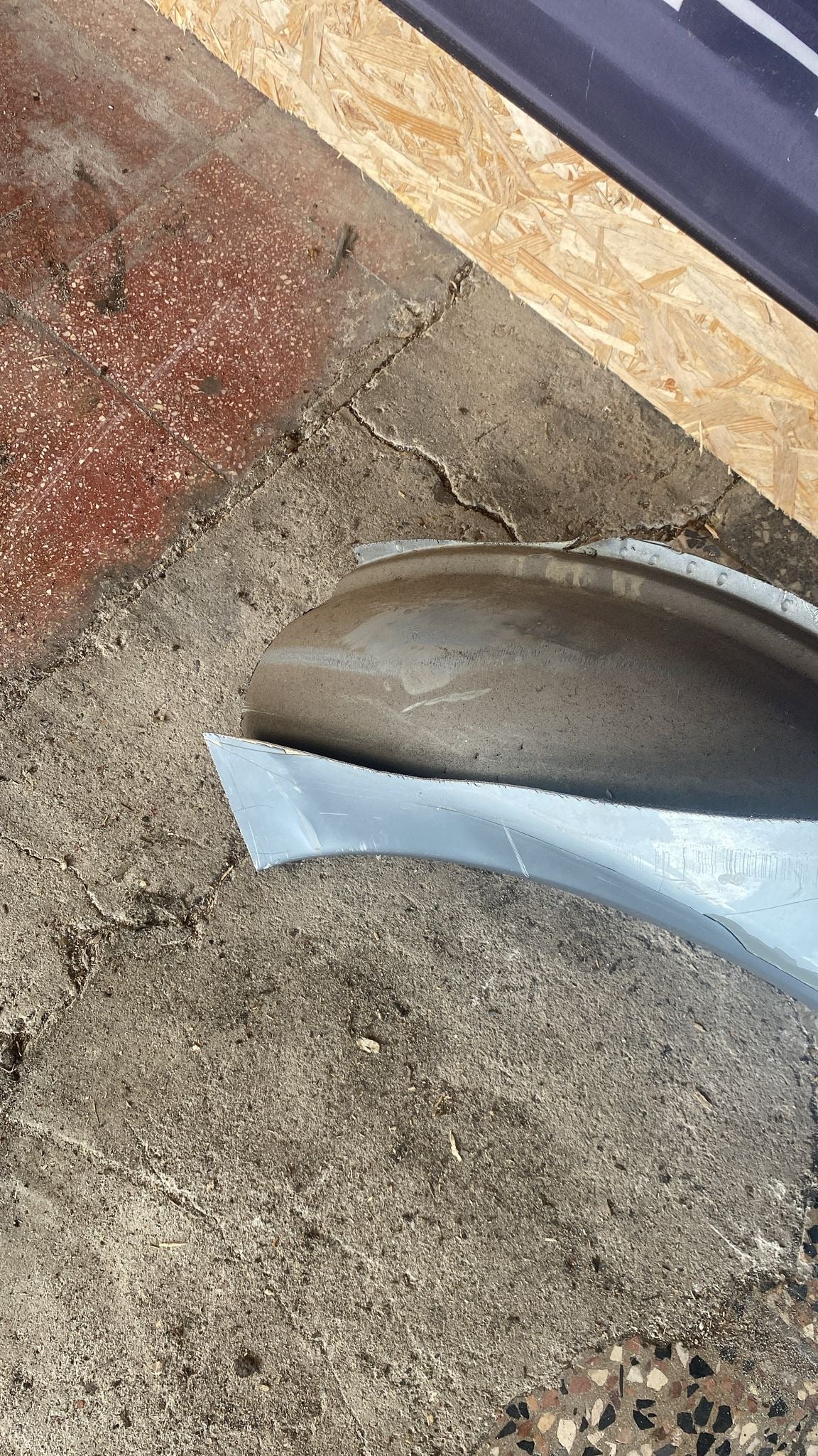 Porsche 944 left side cut, rear fender 94450390303,