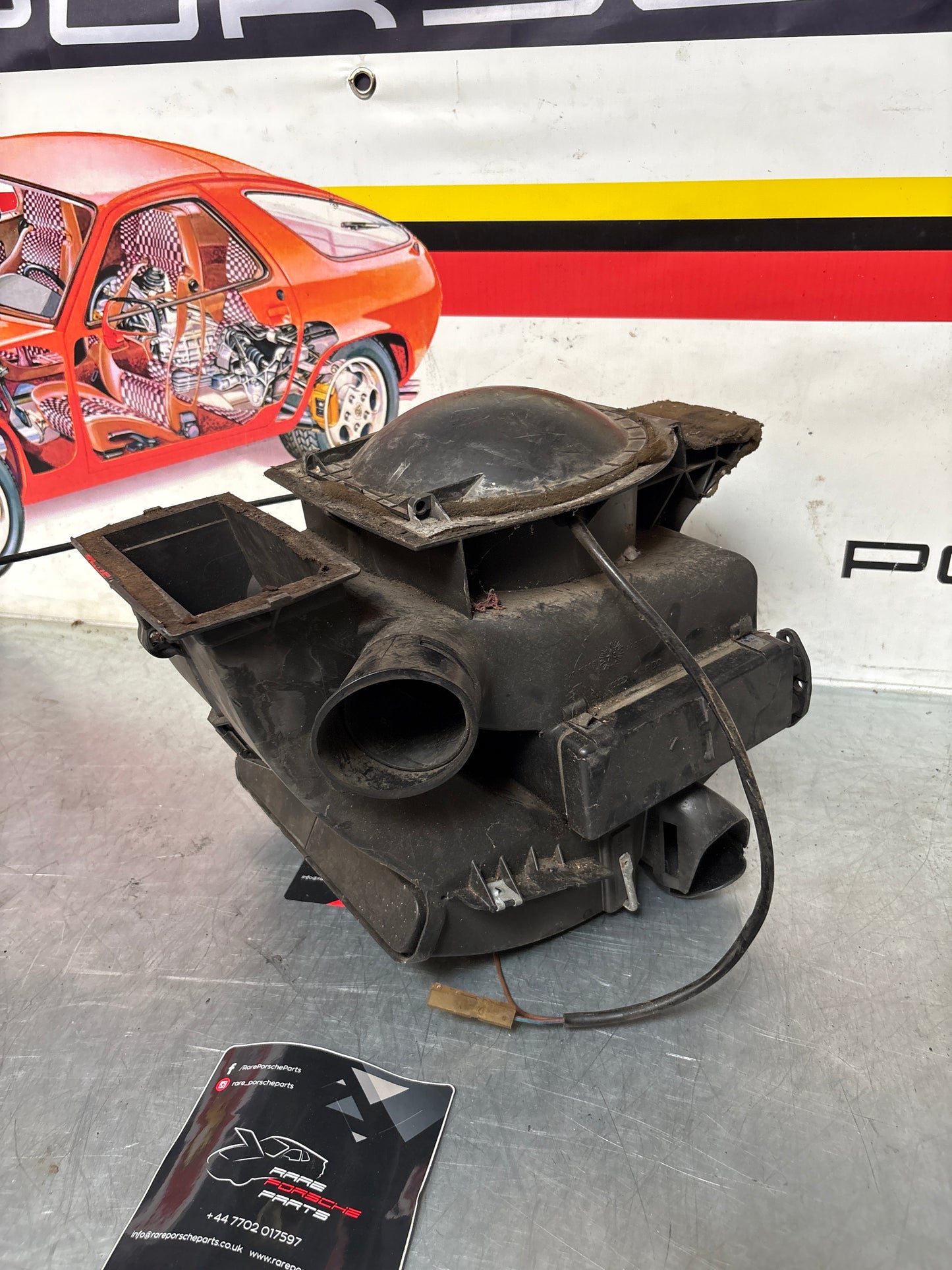 Porsche 924 76-79 heater blower fan assembly, complete with fan 321819096 / 823819096A / 321819095 / 823819095 used