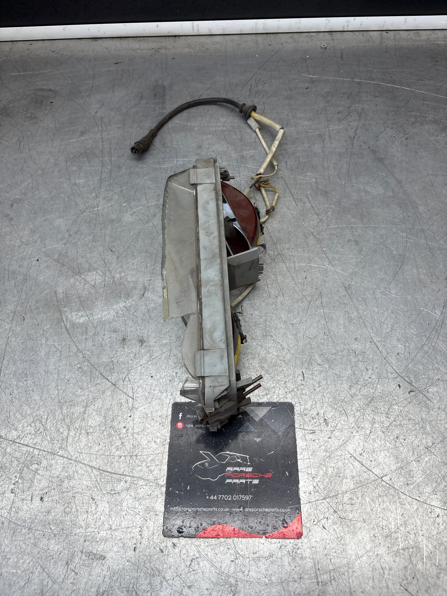Porsche 944 S2 Turbo Right foglight 95163121100 / 0305200701