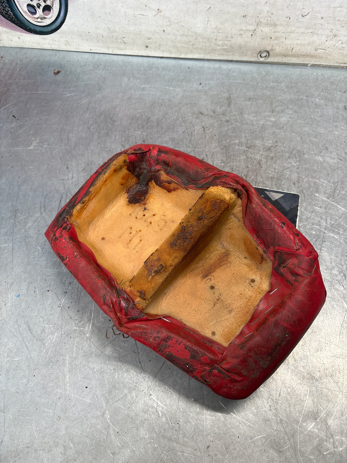 Porsche 928 rear left seat centre cushion, can-can red , leather, used 92852208751